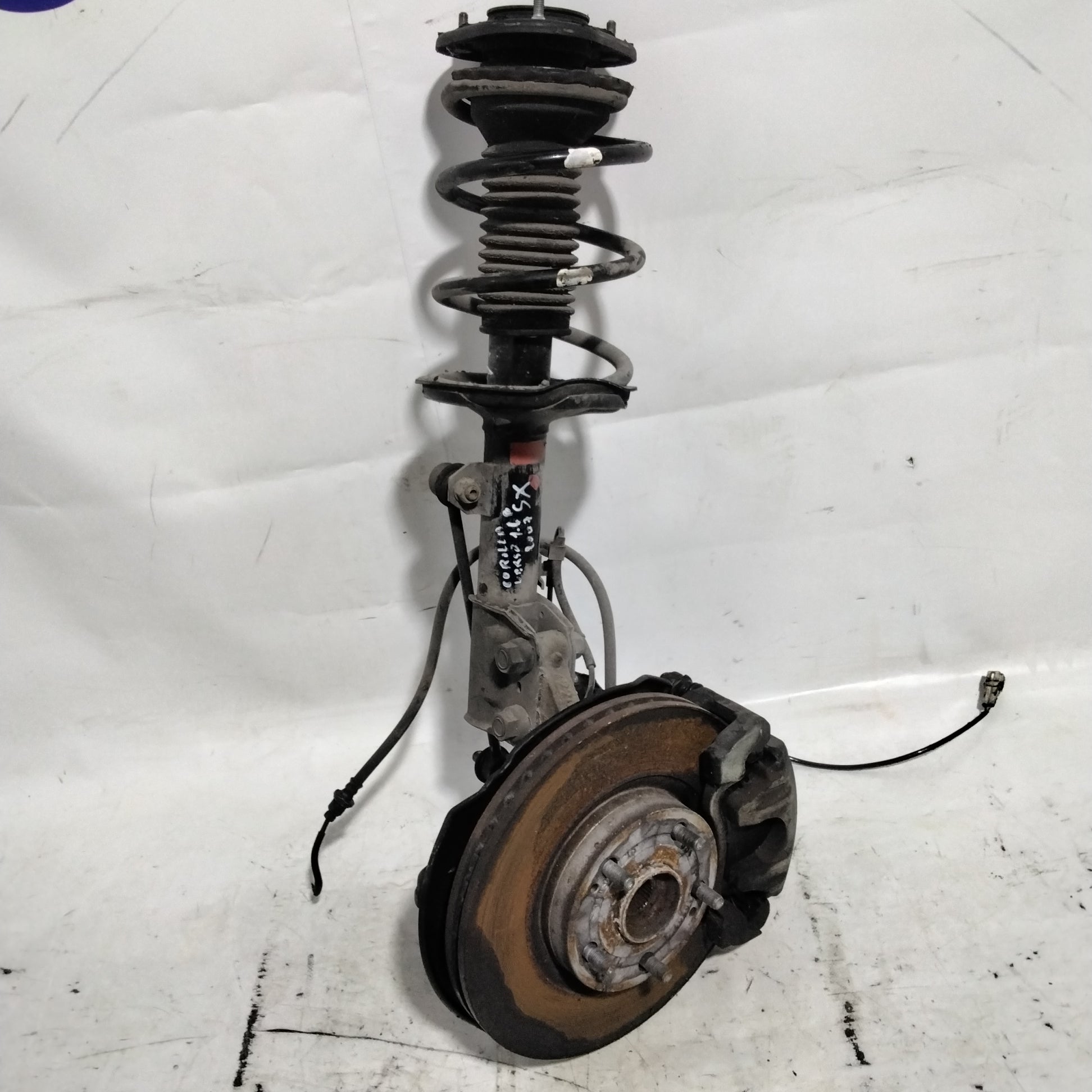 Ammortizzatore e mozzo completo anteriore sinstro TOYOTA corolla verso 1.6 benzina anno 2007