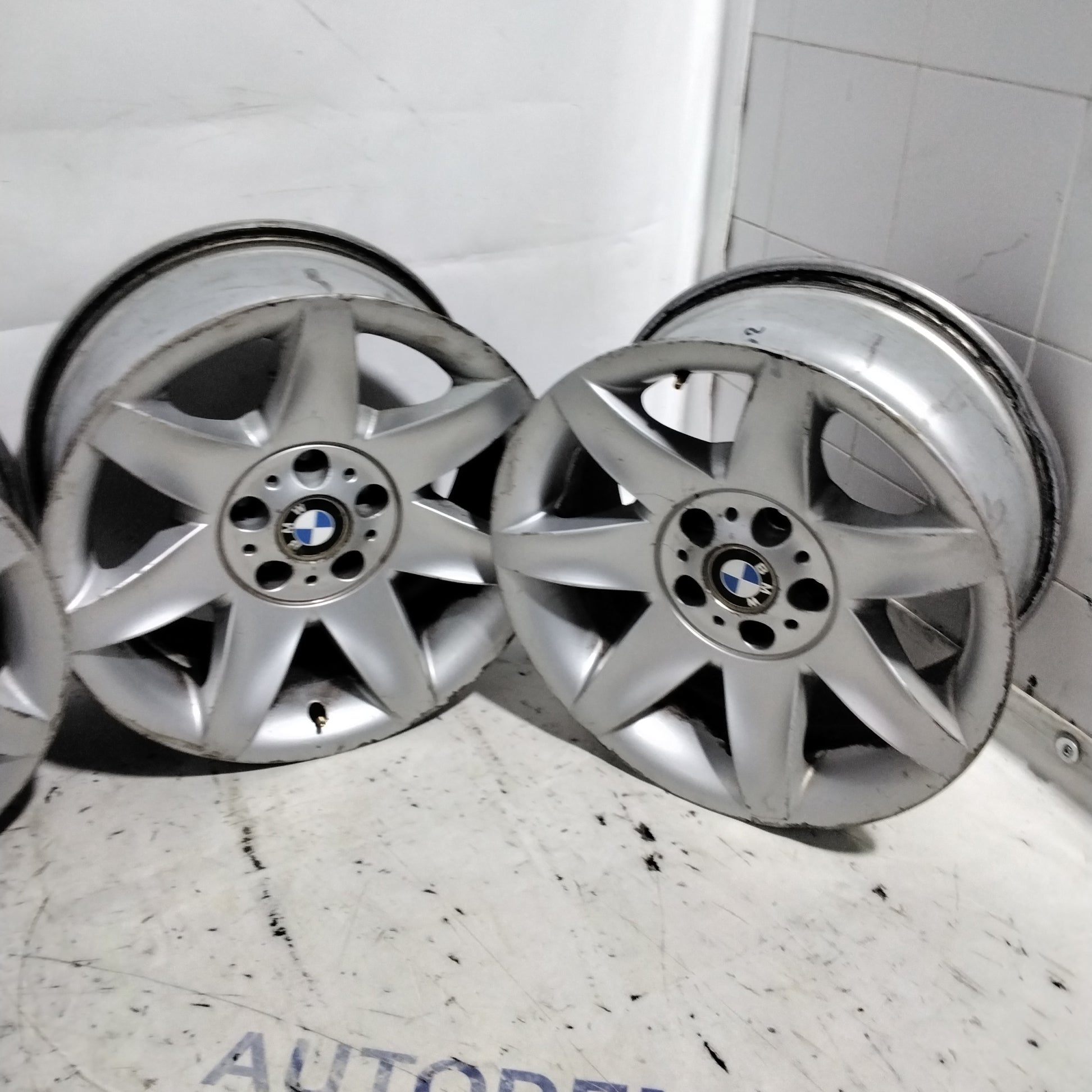 4 cerchi in lega 5 fori BMW 17 pollici