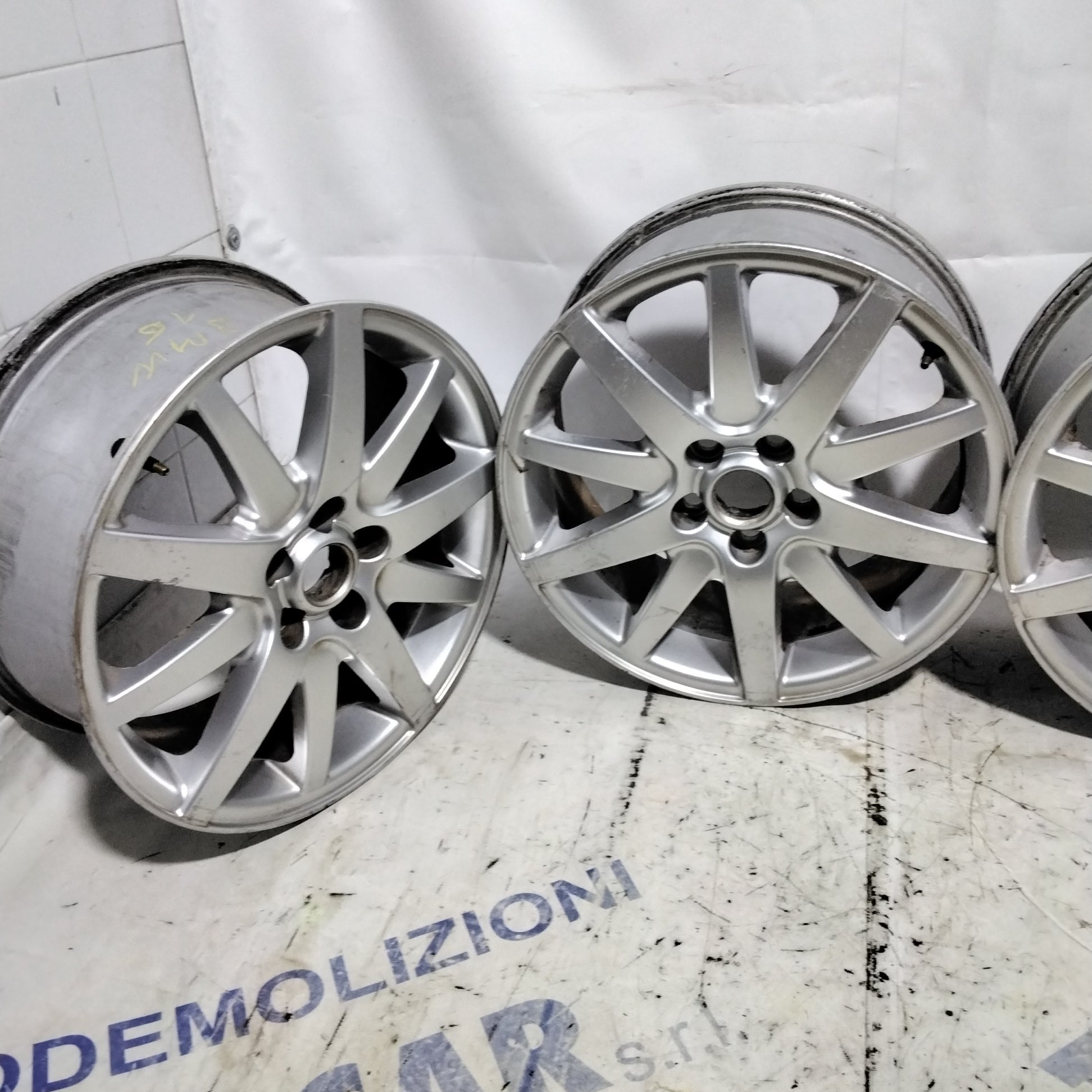 4 cerchi in lega 5 fori BMW 16 pollici