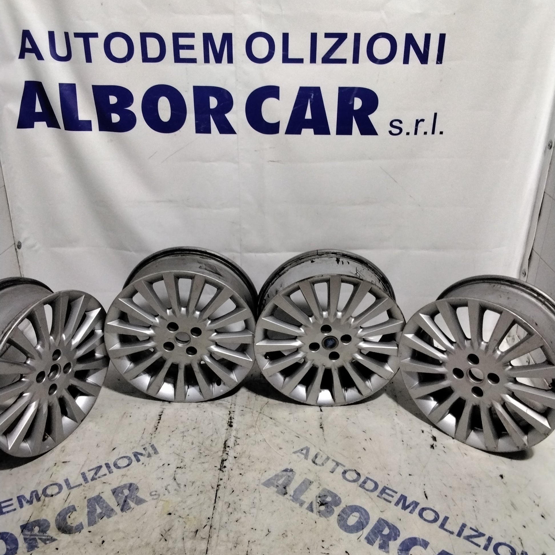 4 cerchi in lega 4 fori FIAT grande punto 17 pollici