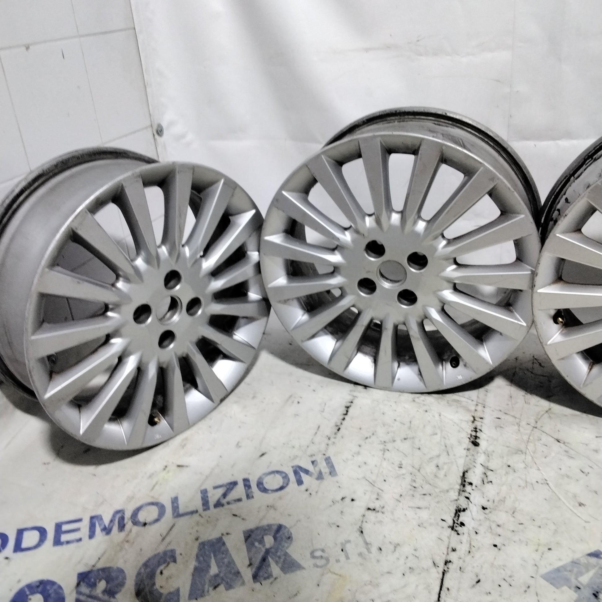 4 cerchi in lega 4 fori FIAT grande punto 17 pollici