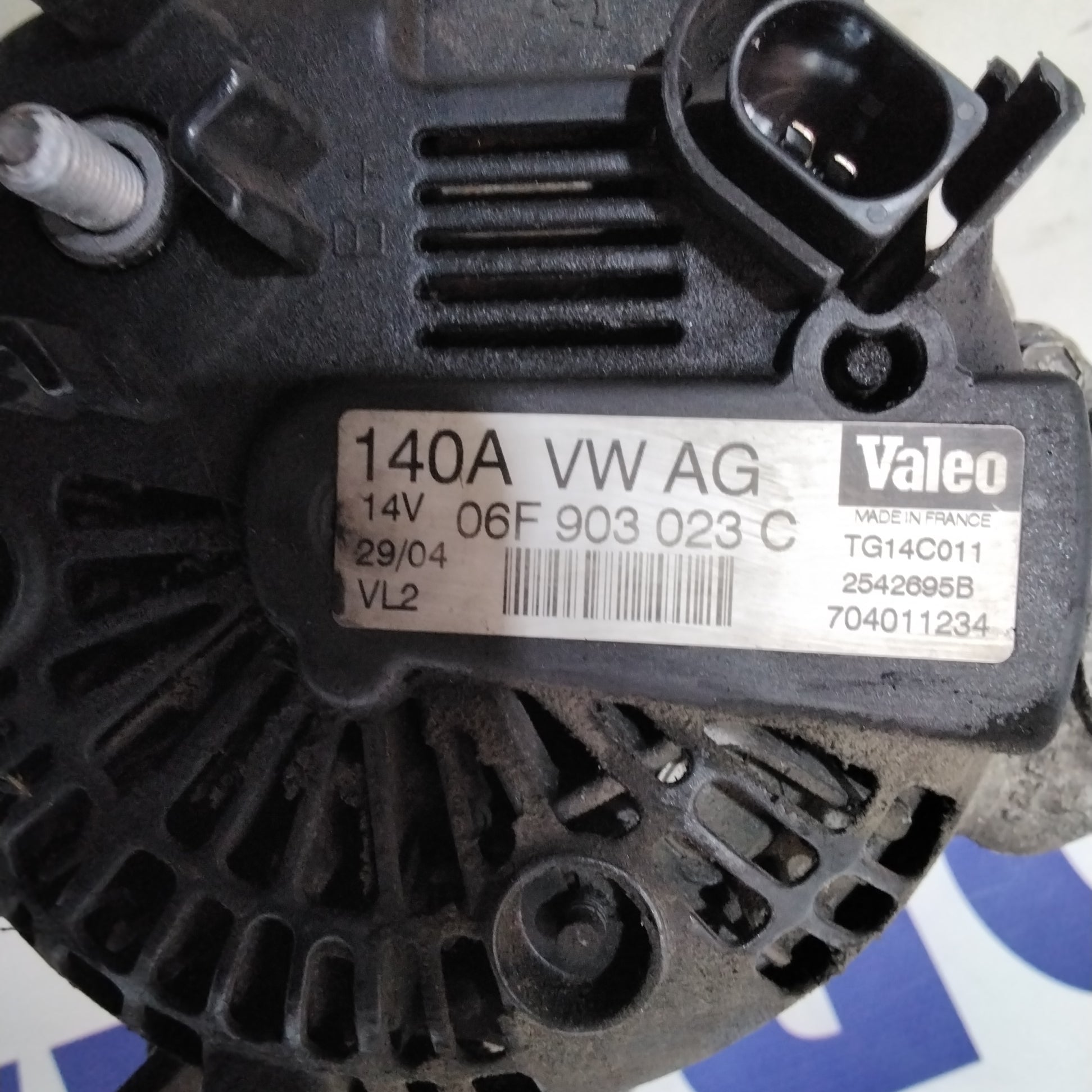 Alternator VOLKSWAGEN Golf 5 2.0 tdi year 2007 code: 2542695B(sf15p7)