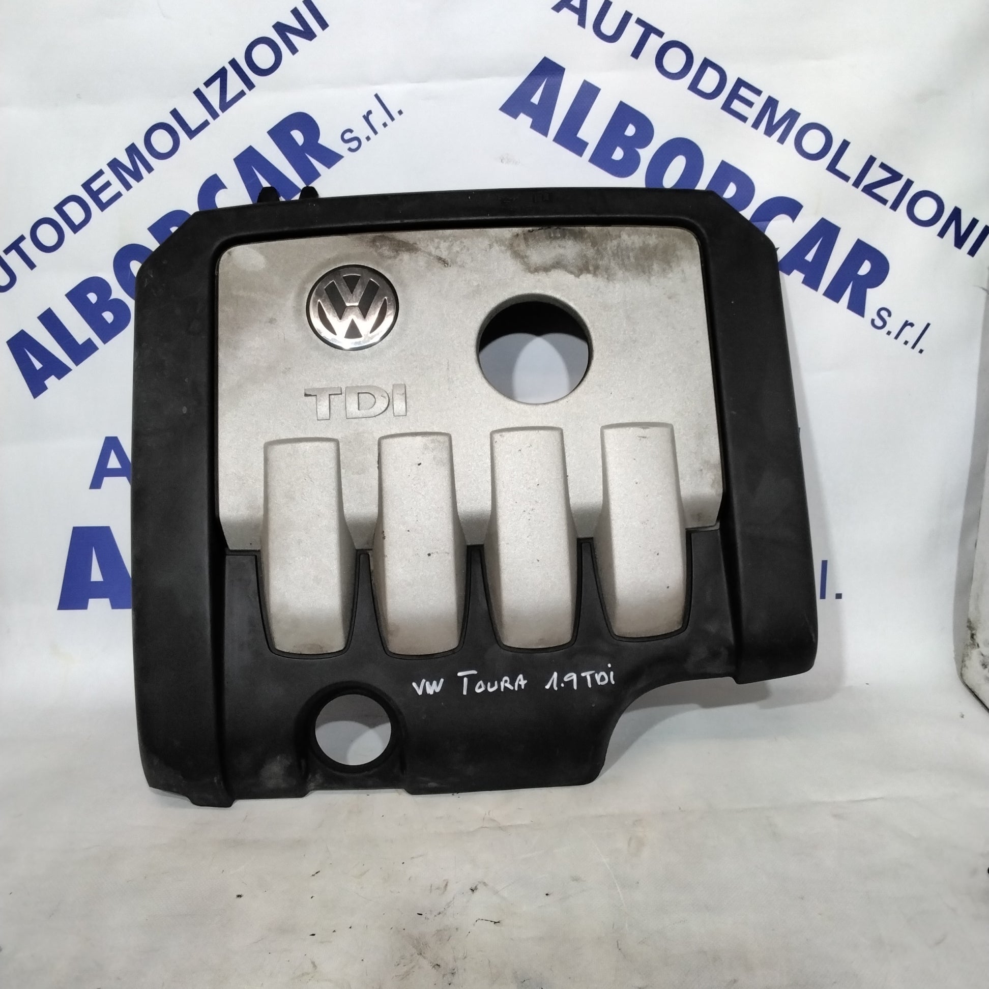 Tapa de motor VOLKSWAGEN Touran 1.9 tdi año 2004 código:03G103925