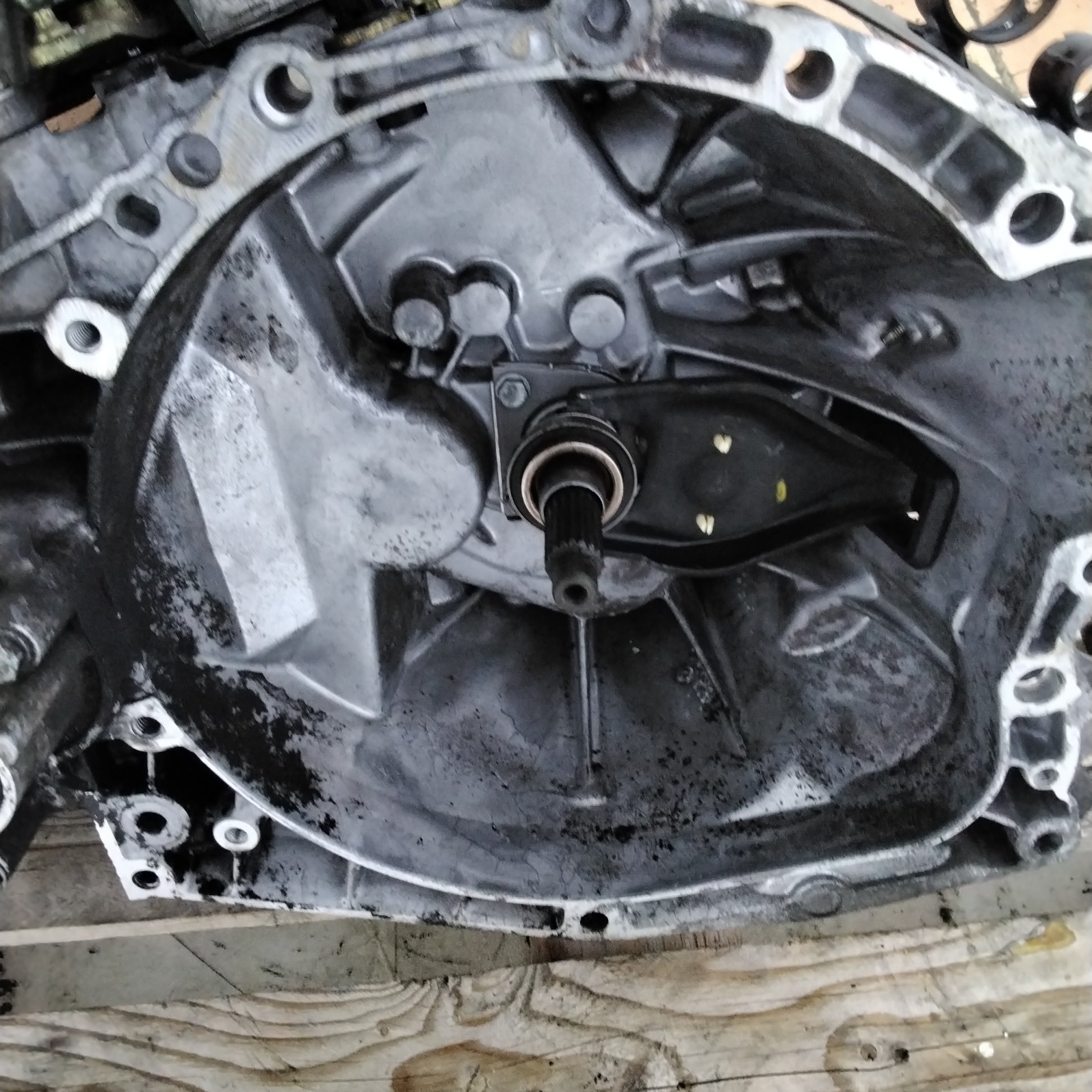 Manual gearbox CITROEN xsara picasso 2.0 hdi year 2005 code:20DL65