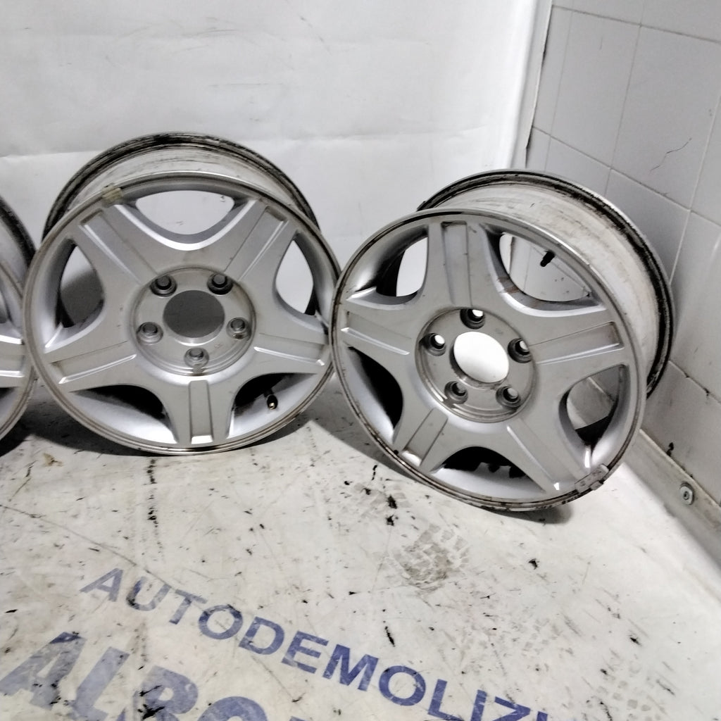 4 cerchi in lega 5 fori TOYOTA corolla verso 16 pollici anno