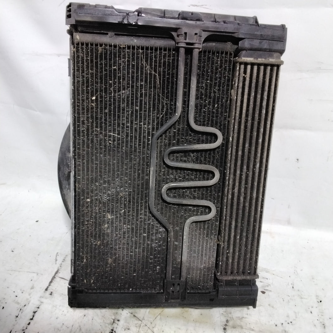 Radiatore completo BMW 320  2.0 diesel anno 2006 codice:16326937515