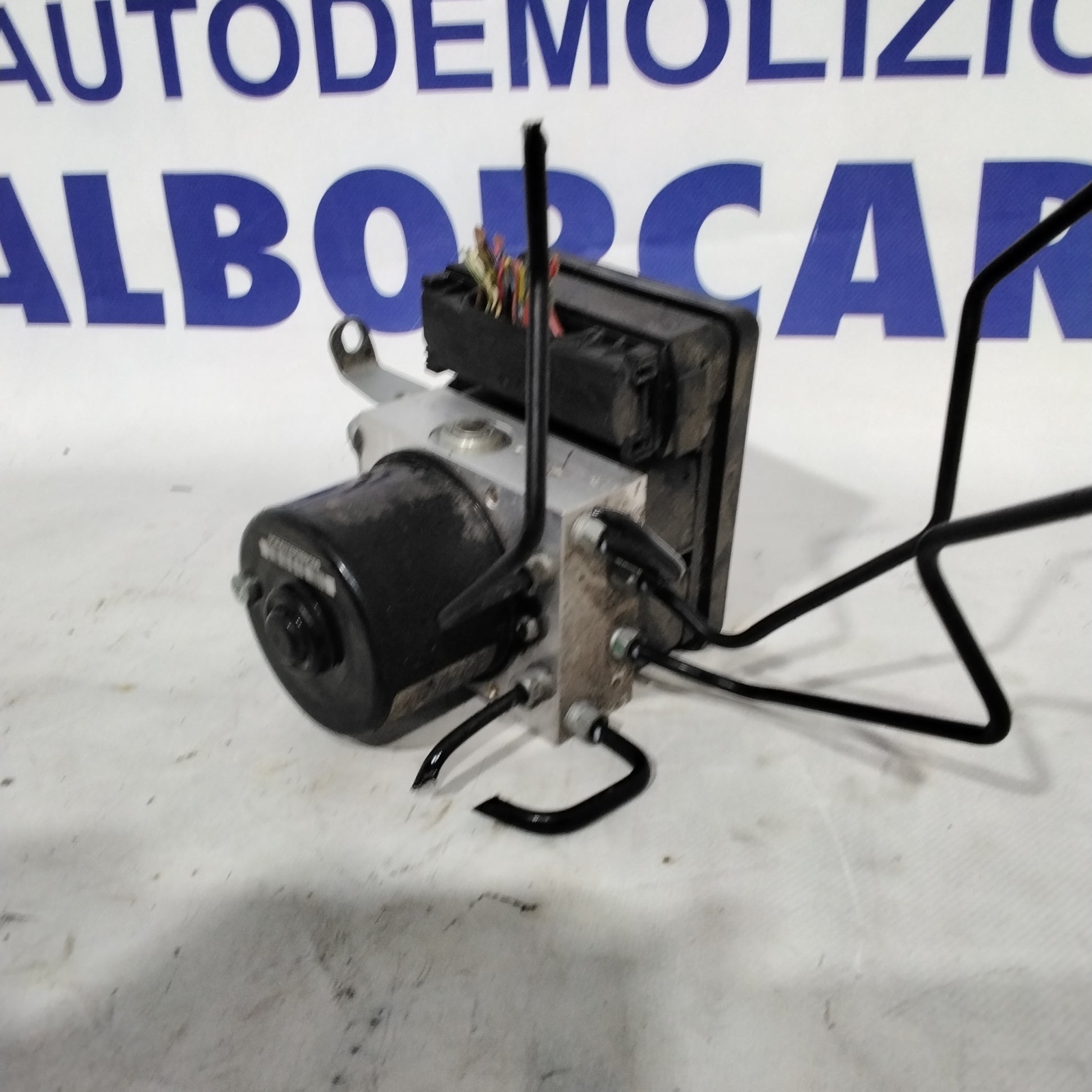 ABS control unit BMW 320 2.0 diesel year 2006 code:34526772214