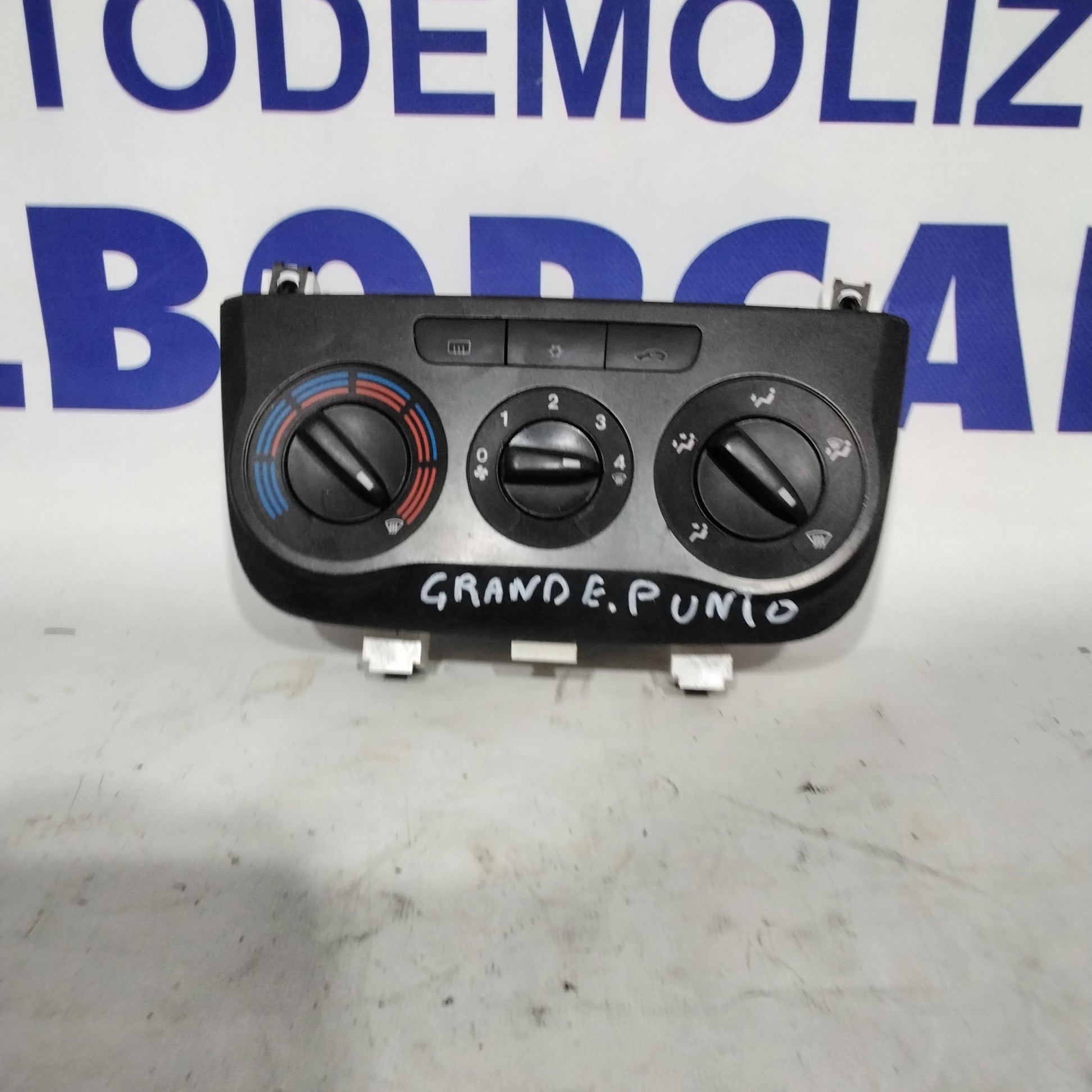 Comando climatizzatore FIAT grande punto anno 2007 codice :5G1140100