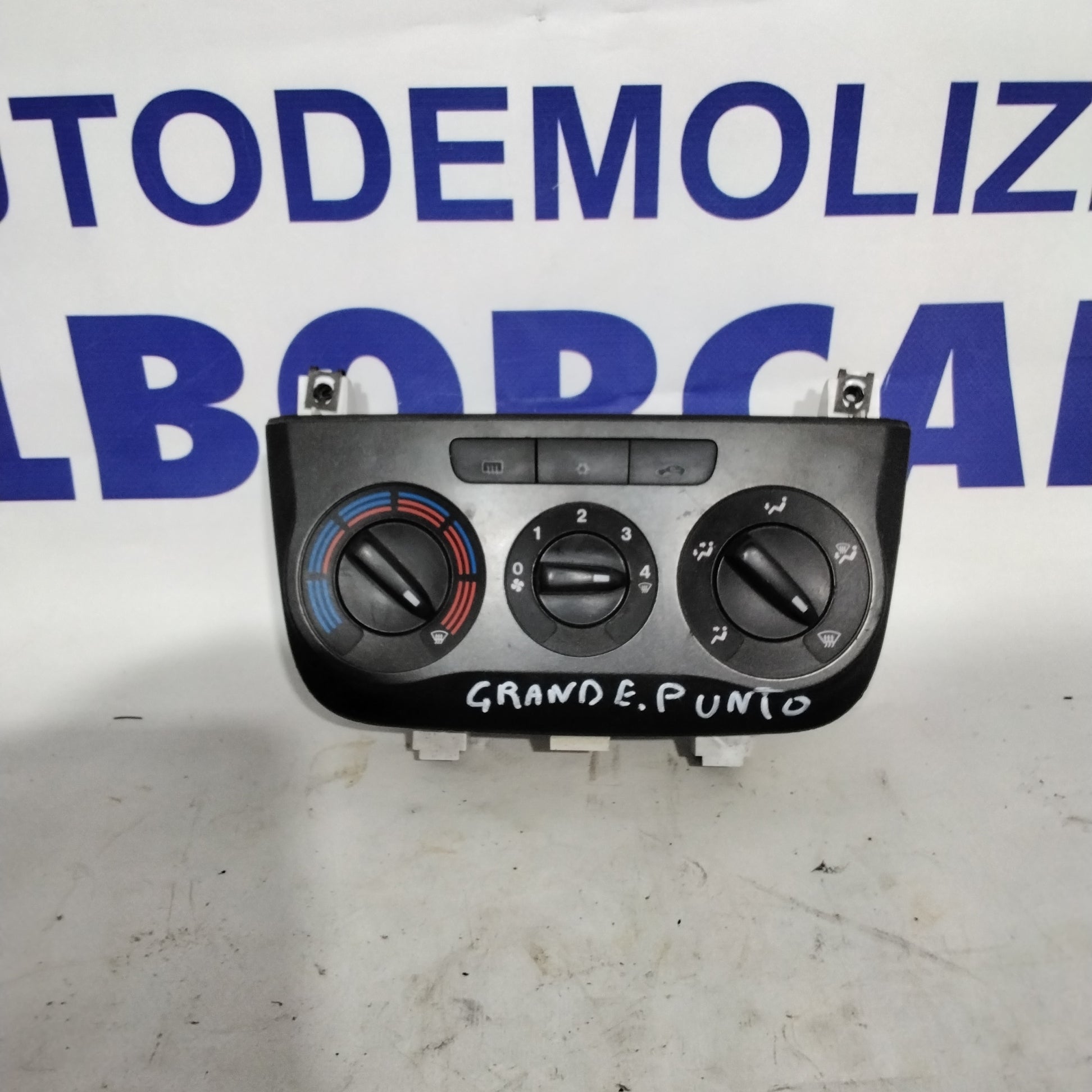 Comando climatizzatore FIAT grande punto anno 2007 codice :5G1140100