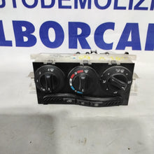 Carica l&#39;immagine nel visualizzatore di Gallery, Comando climatizzatore/riscaldamento MERCEDES classe A160 anno 2002 codice:1688300485
