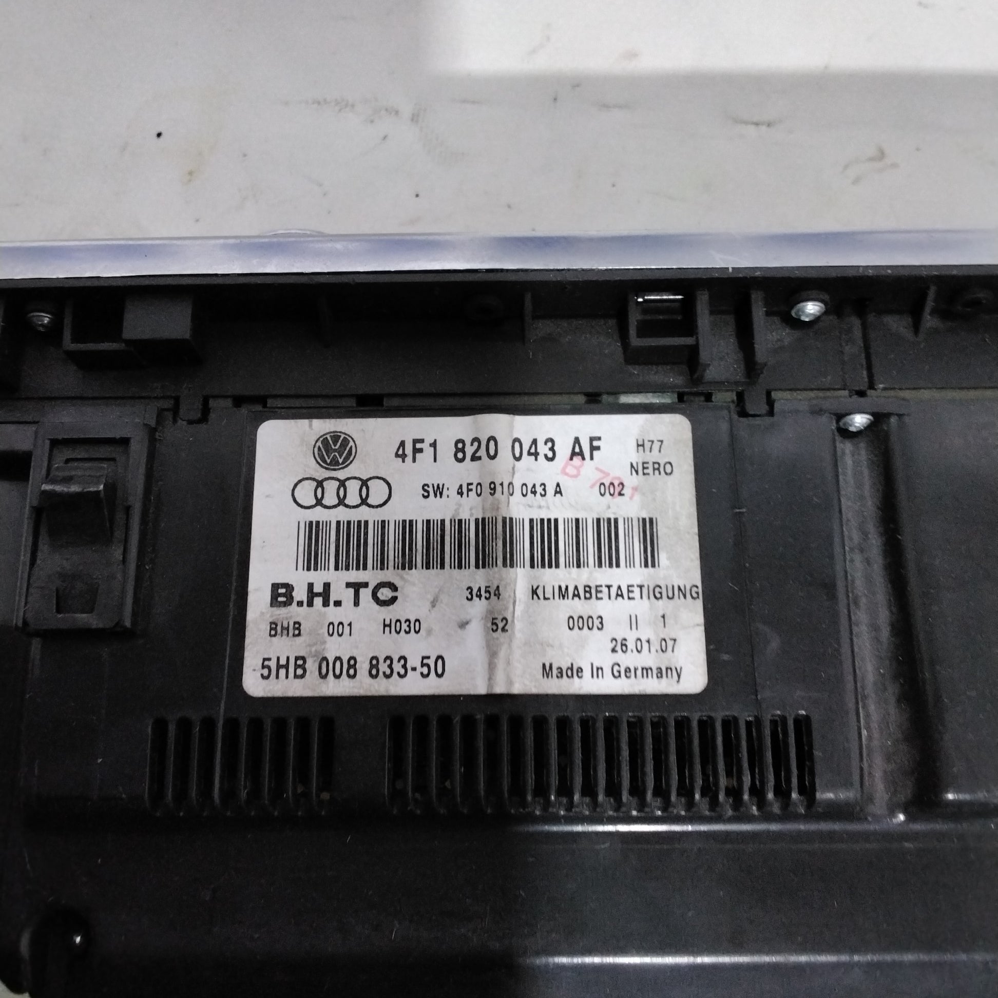 Comando climatizzatore/riscaldamento AUDI A6 anno 2007 codice:4F1820043AF