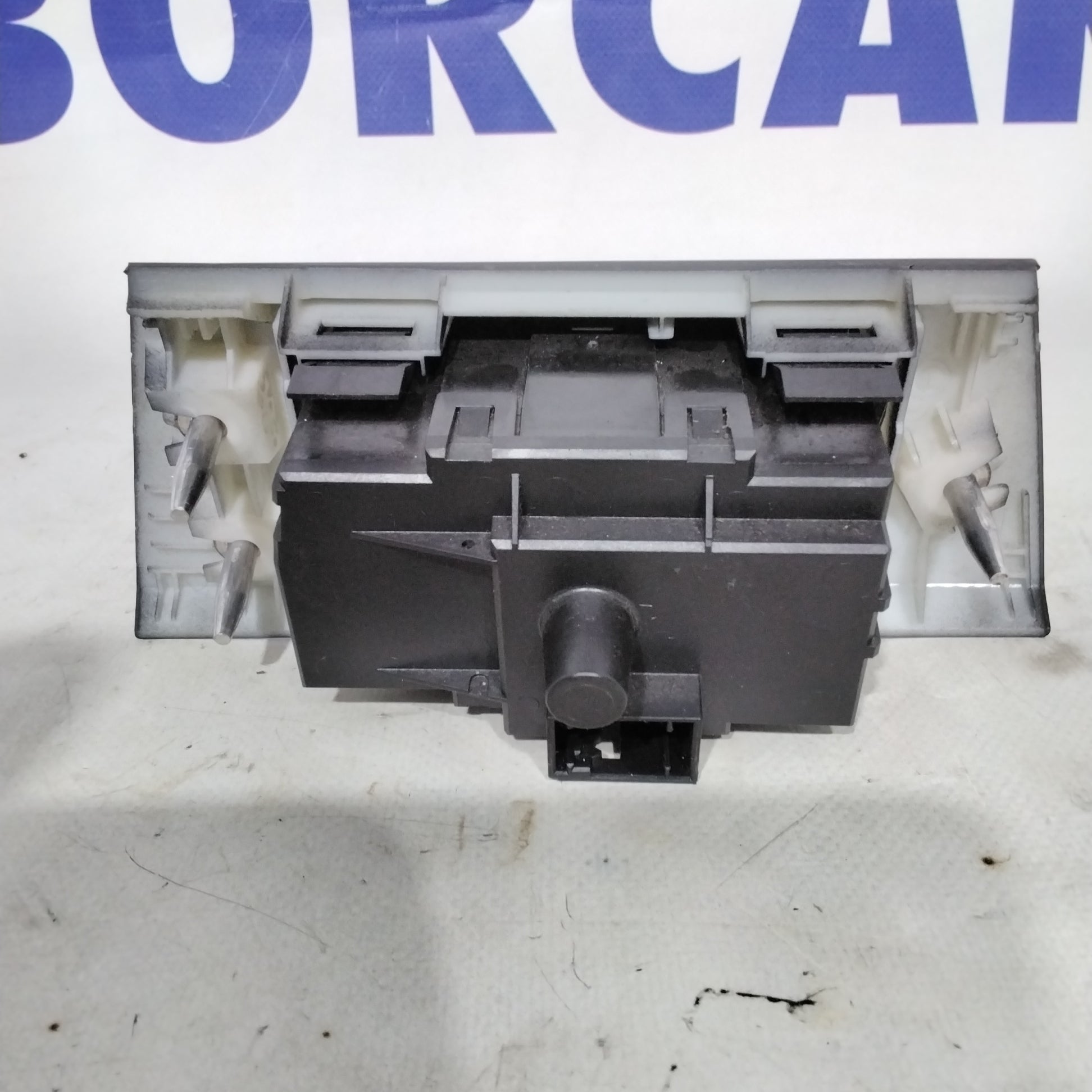 BMW 316 light switch and control unit year 2010 code: 6932794