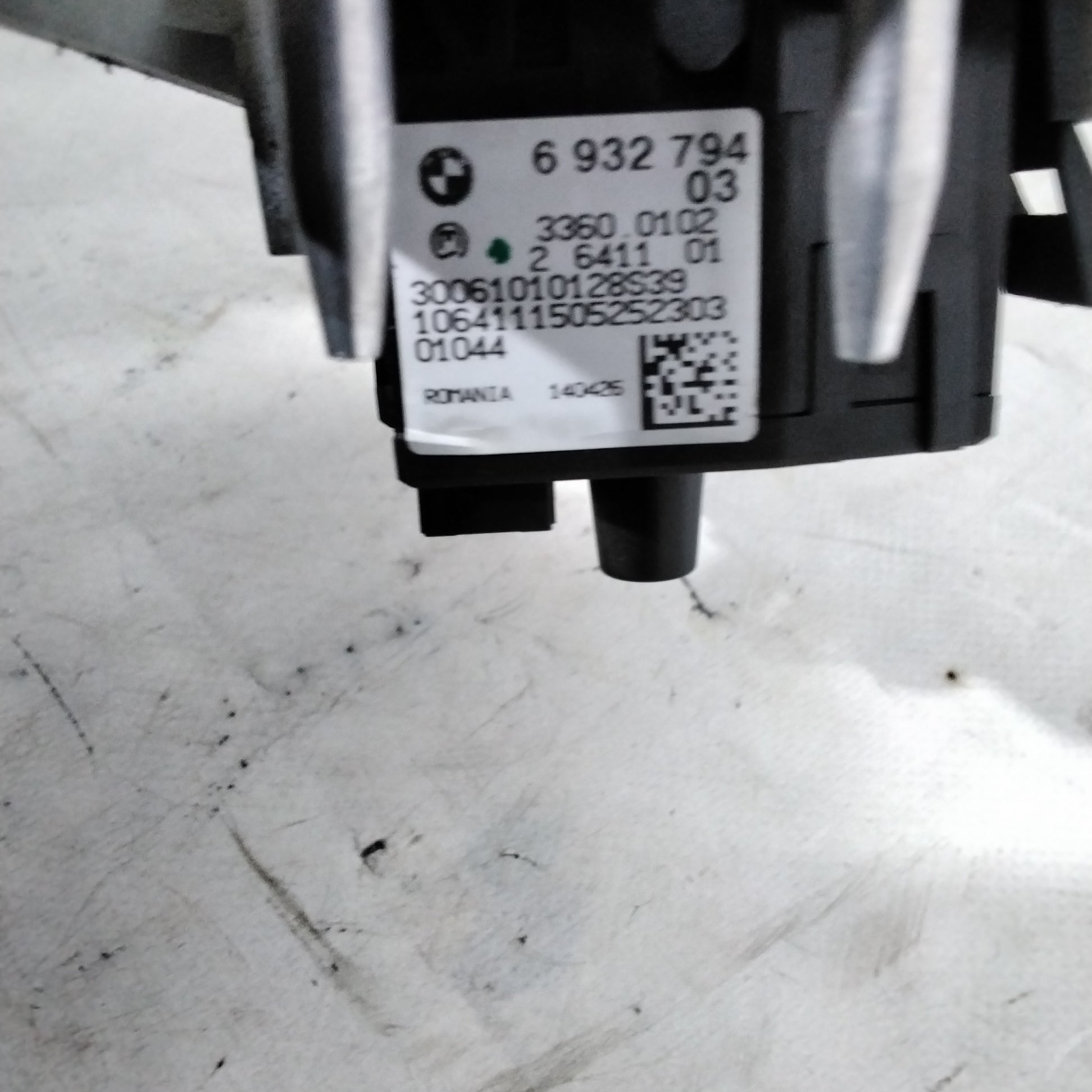BMW 316 light switch and control unit year 2010 code: 6932794