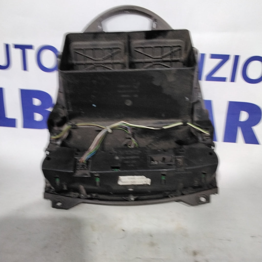Comando climatizzatore/riscaldamento MERCEDES classe E 270 anno 2005 codice:2118300385