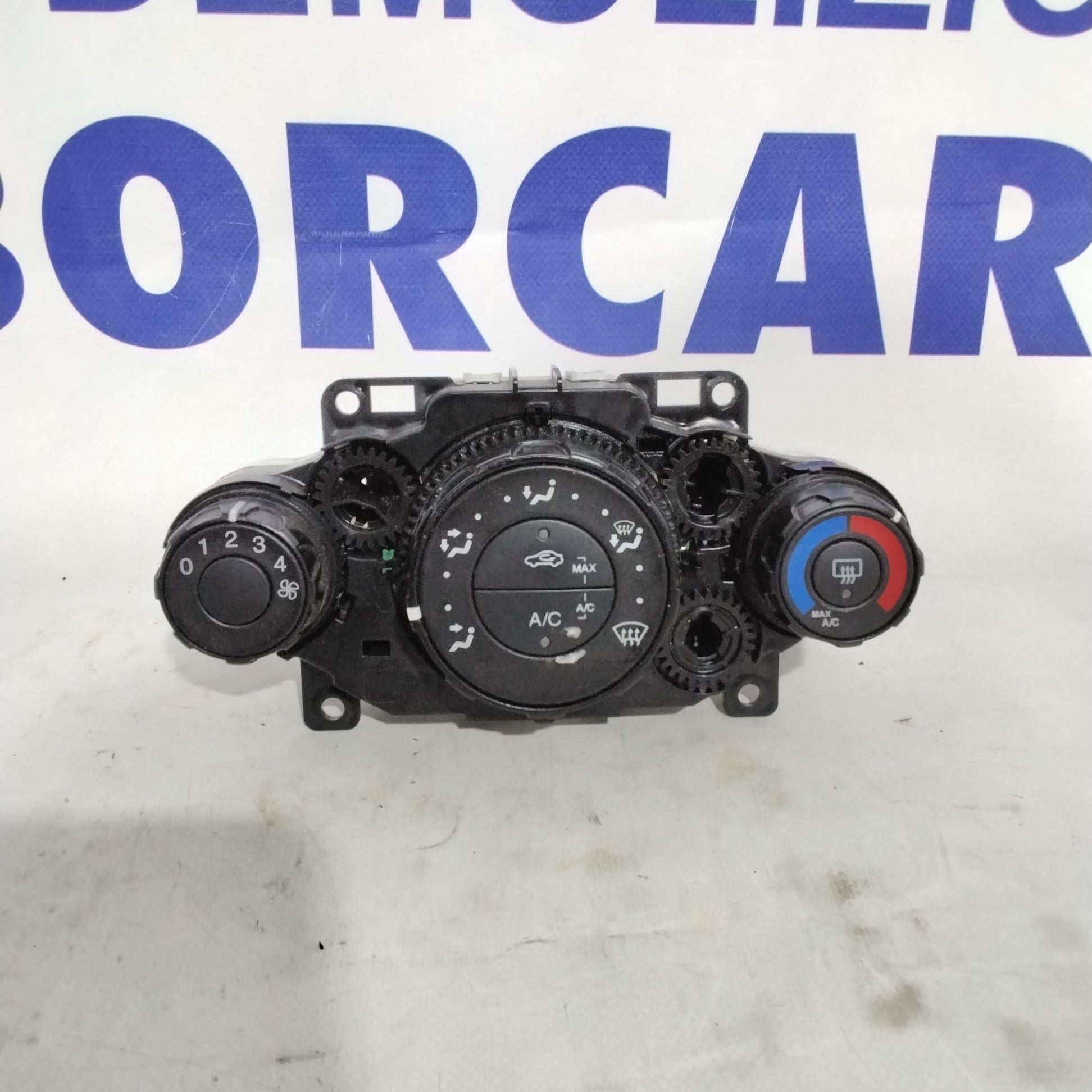 Mando climatizador/calefacción FORD Fiesta año 2008/2012 código: 8A6118549