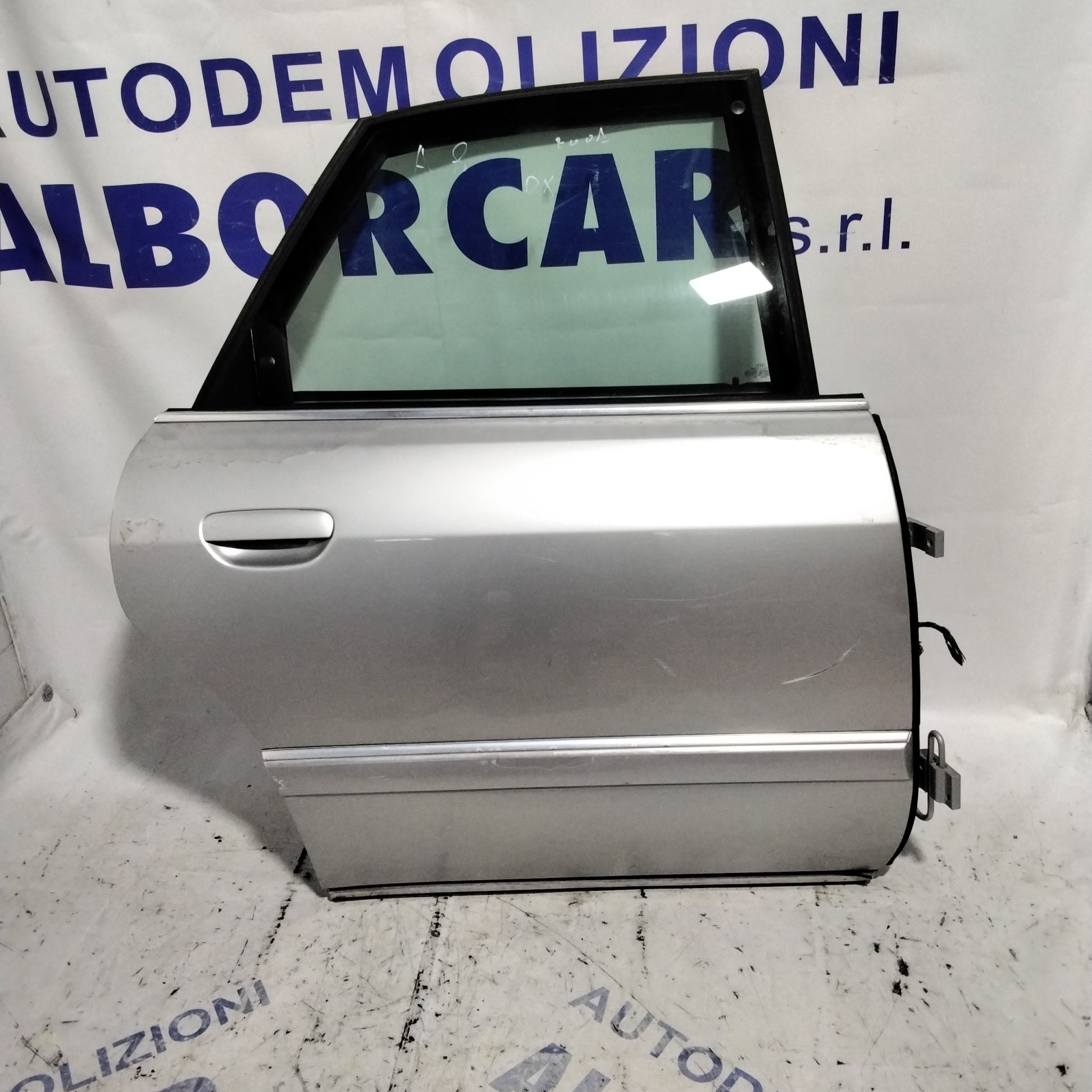 Puerta trasera derecha AUDI A8 año 2001