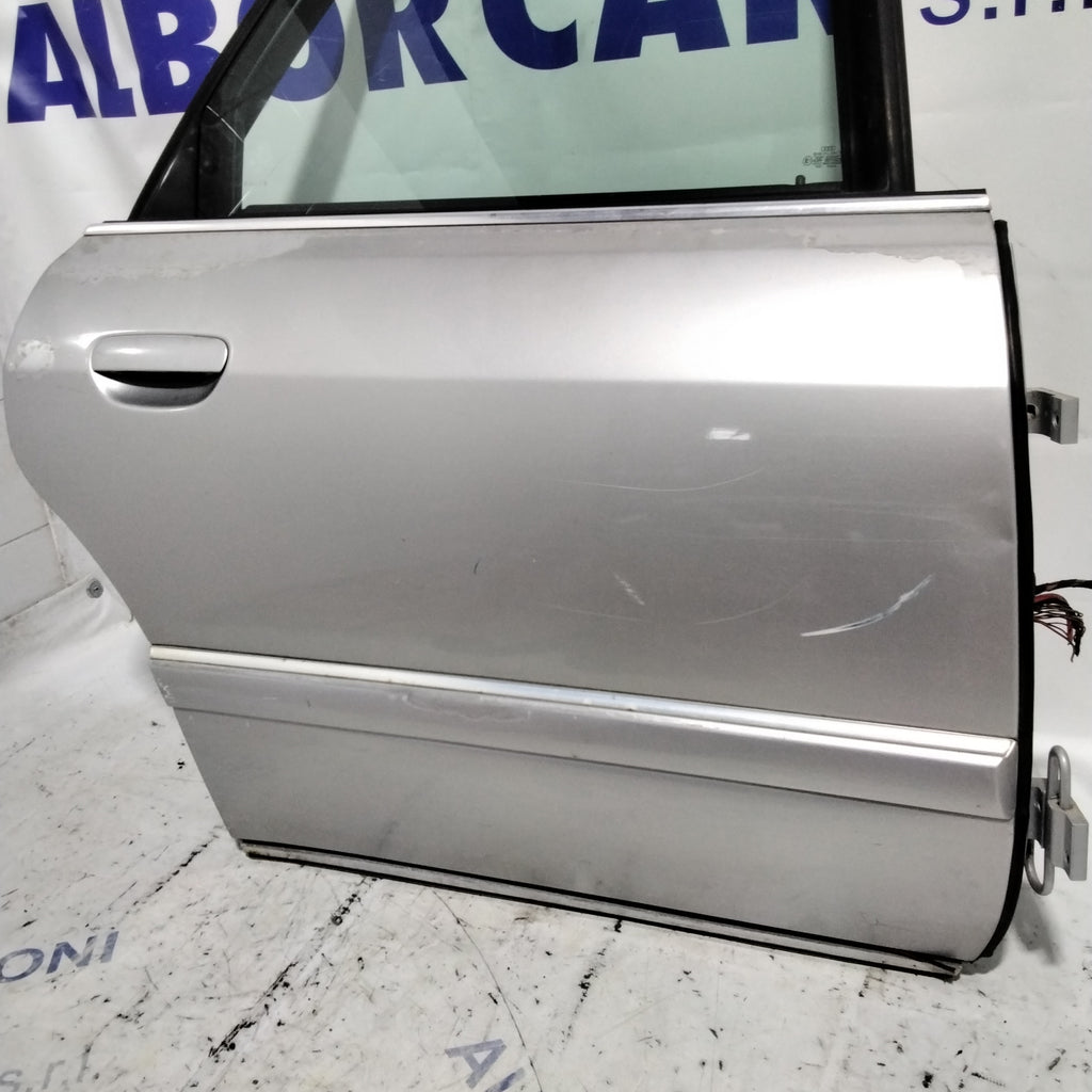 Puerta trasera derecha AUDI A8 año 2001
