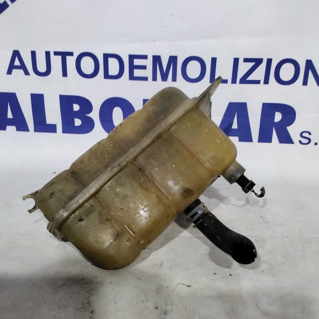 Vaschetta dell'acqua radiatore audi A8 2.5 tdi anno 2001