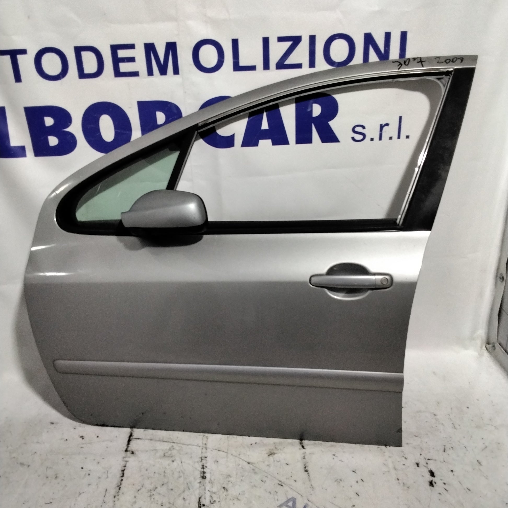 Front left door PEUGEOT 307 year 2003