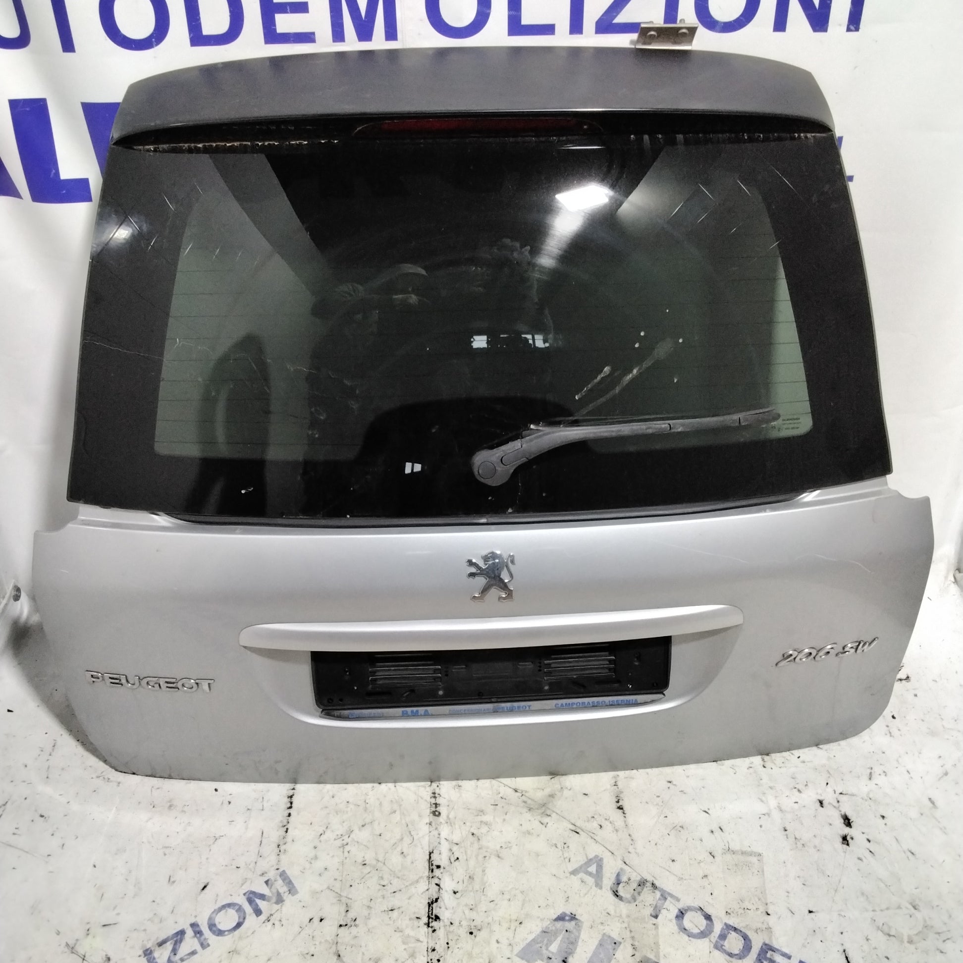 Portón trasero PEUGEOT 206 SW año 2005