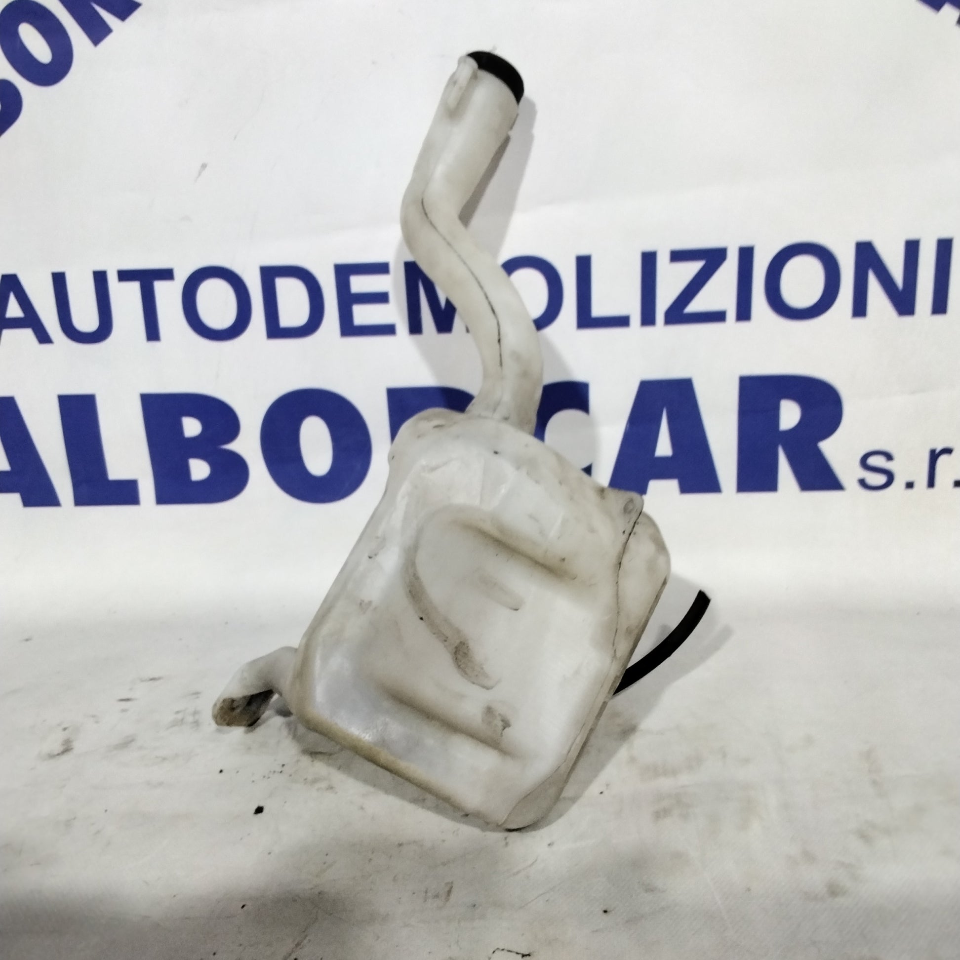Windscreen washer reservoir Fiat Grande Punto year 2006