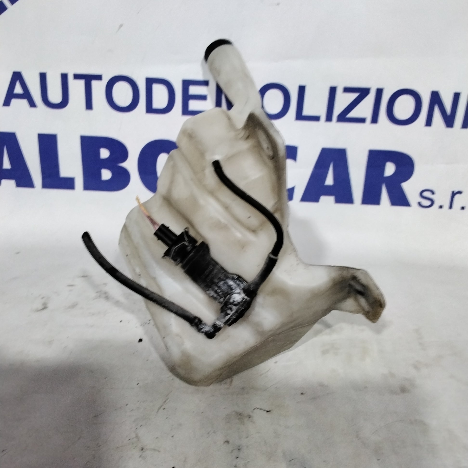 Windscreen washer reservoir Fiat Grande Punto year 2006