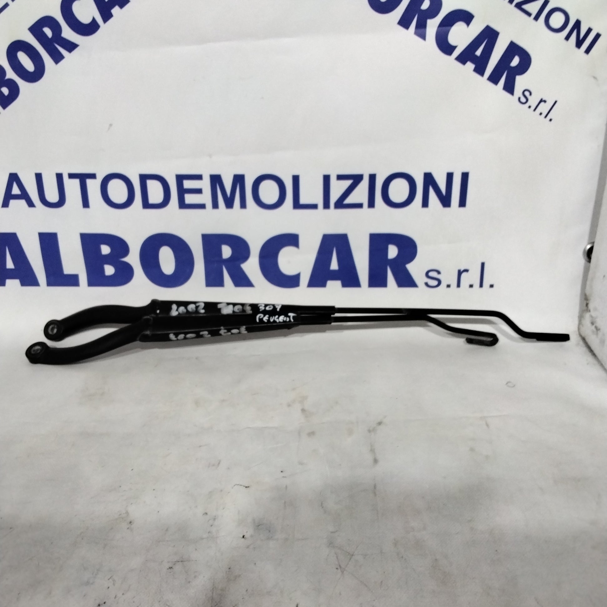 Wiper arm PEUGEOT 307 year 2003