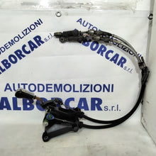 Carica l&#39;immagine nel visualizzatore di Gallery, Leva del cambio completaTOYOTA corolla verso 1.6 benzina anno 2007

