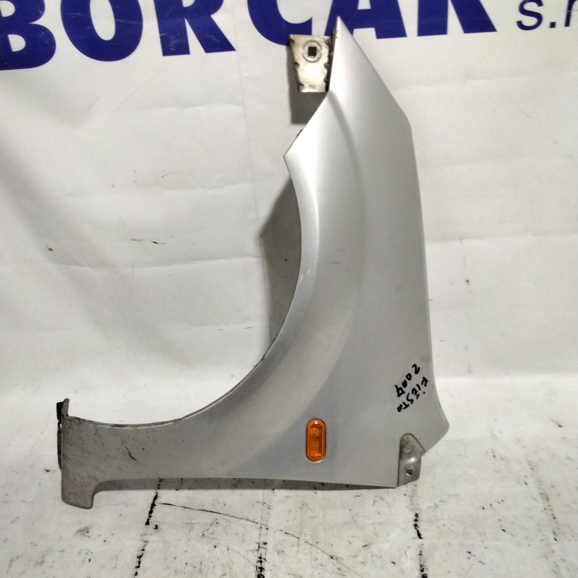 Guardabarros delantero izquierdo FORD Fiesta año 2007