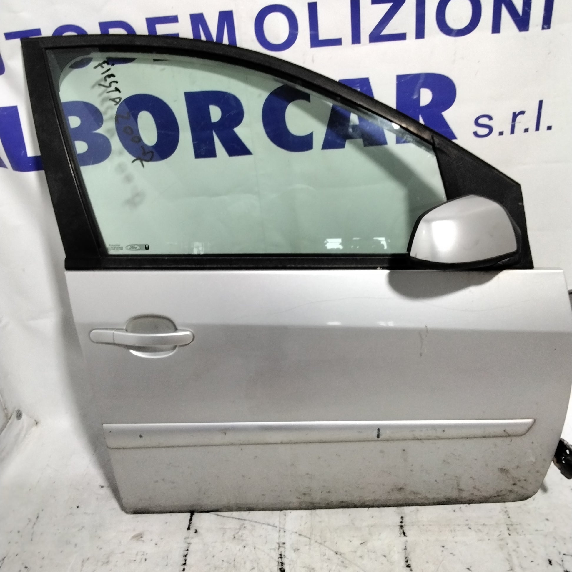 Puerta delantera derecha FORD fiesta año 2007
