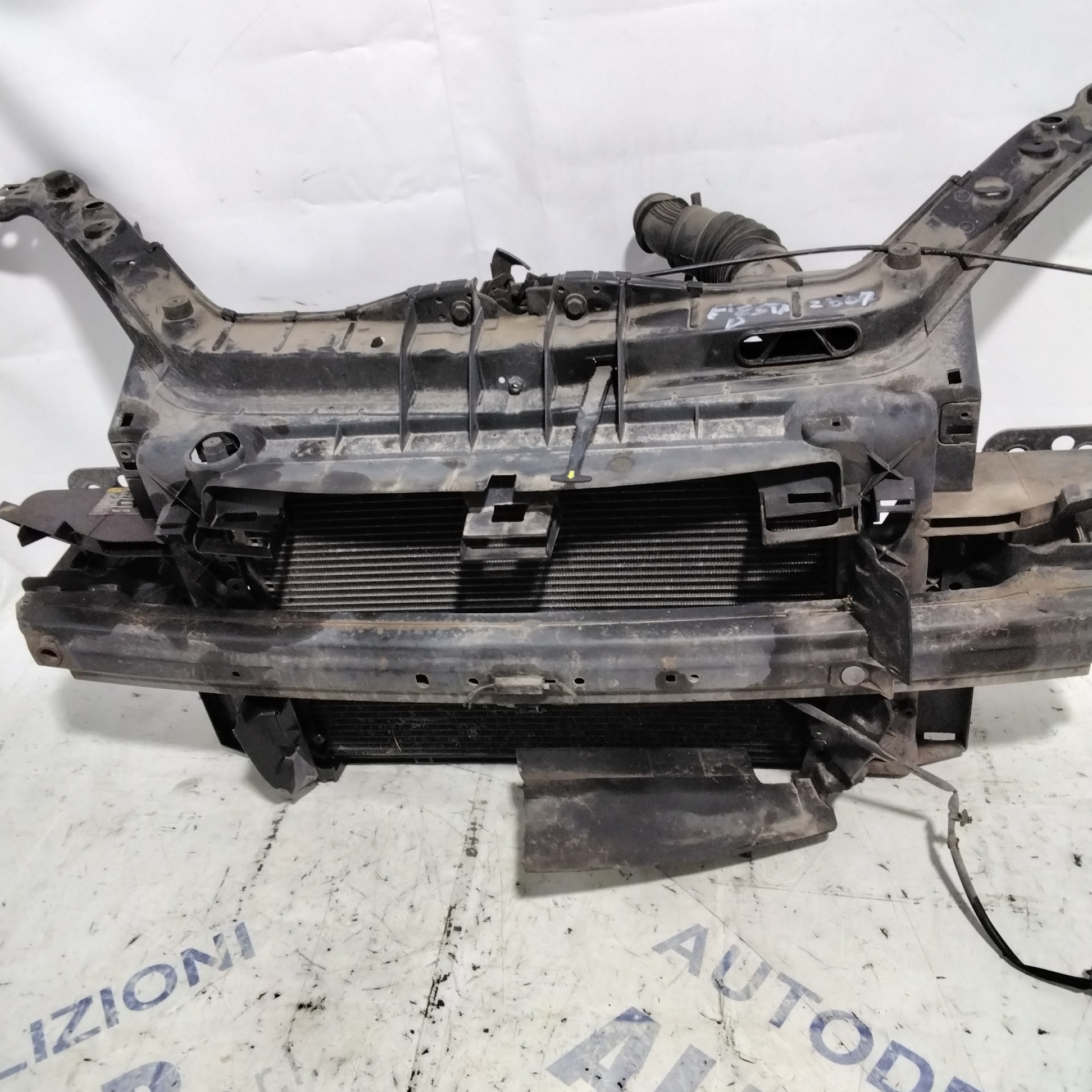 front grille (complete) FORD Fiesta 1.4 HDI year 2007