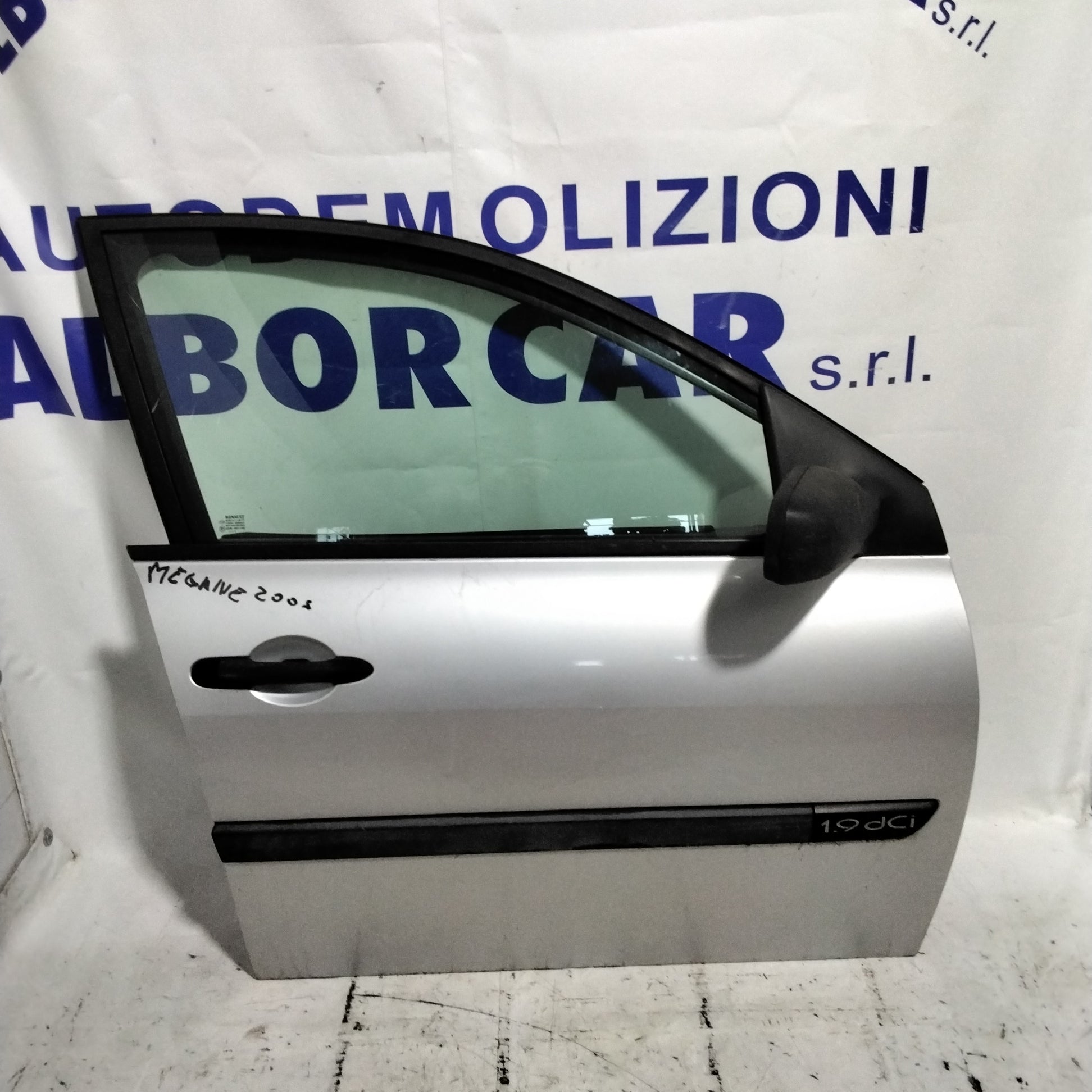 Puerta delantera derecha RENAULT Megane año 2005