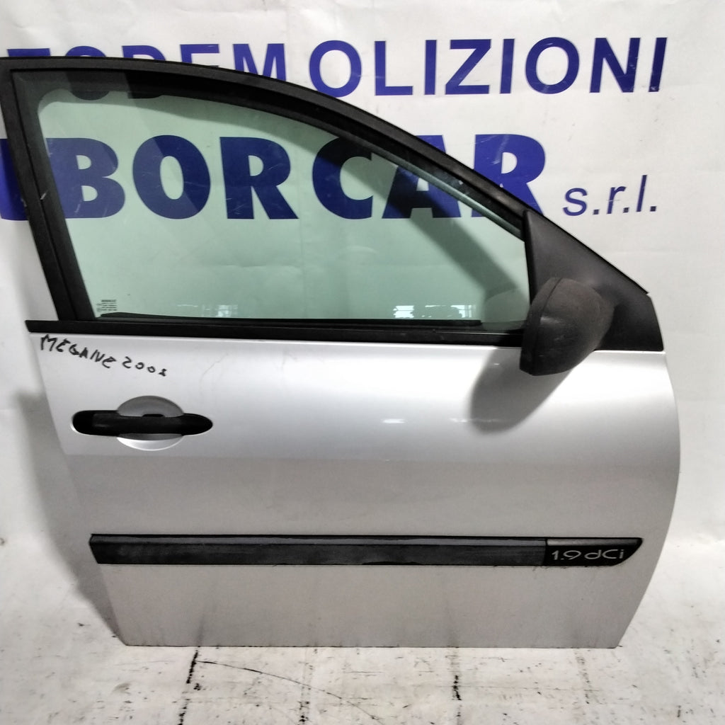Puerta delantera derecha RENAULT Megane año 2005