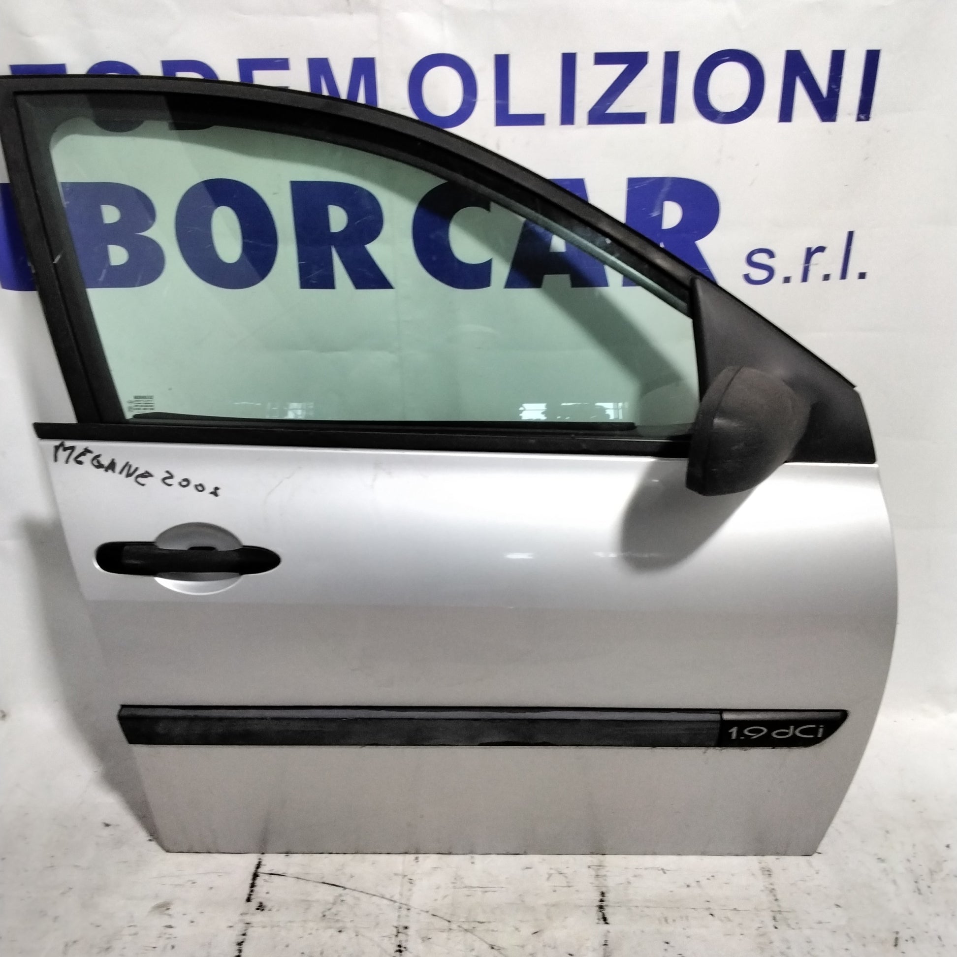 Puerta delantera derecha RENAULT Megane año 2005