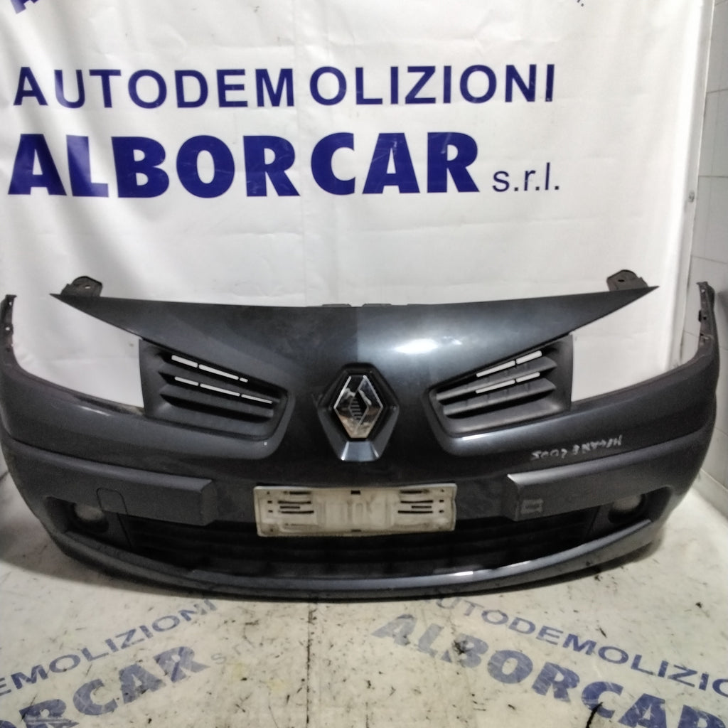 Parachoques delantero RENAULT Megane año 2005