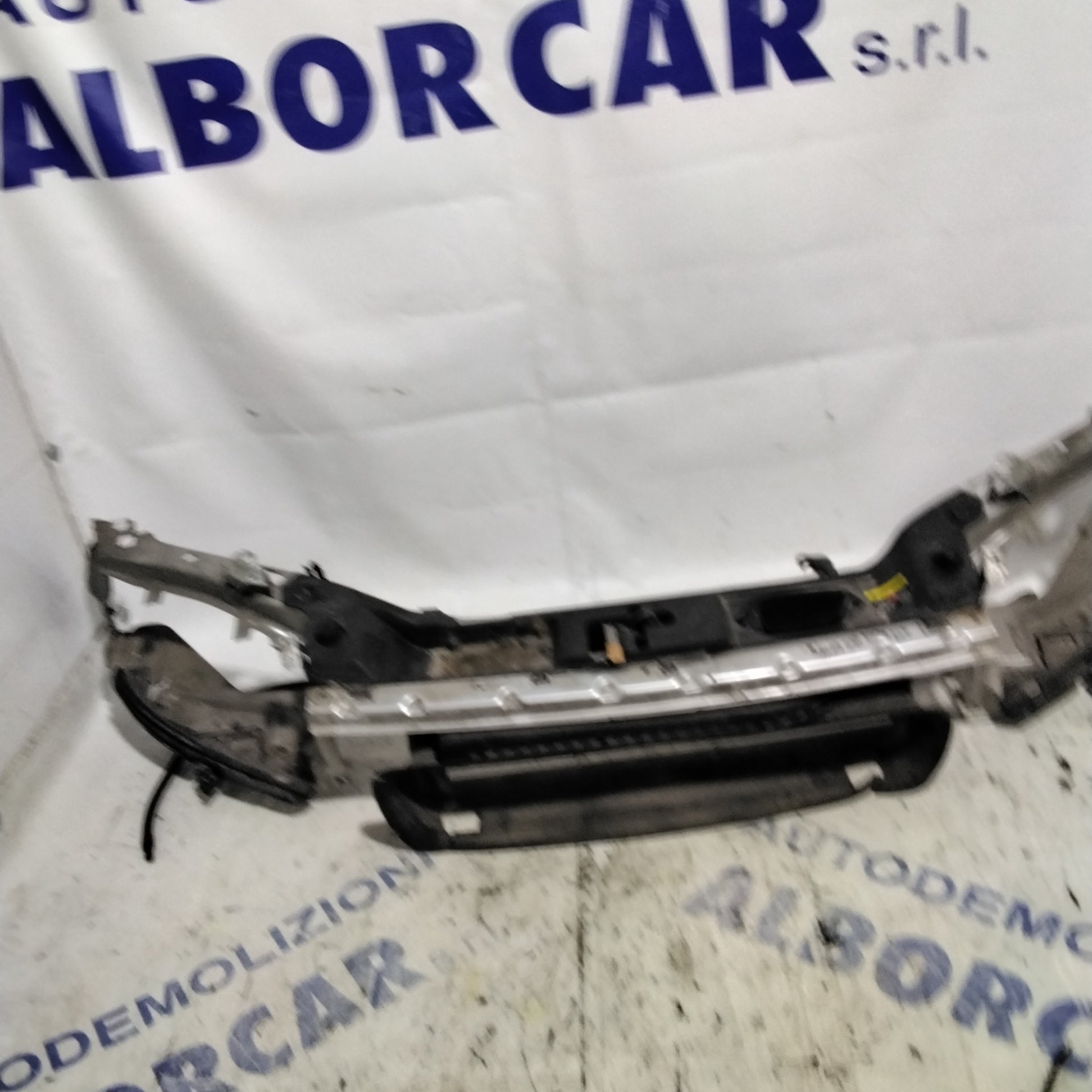 Calandra volvo s40 anno 2008