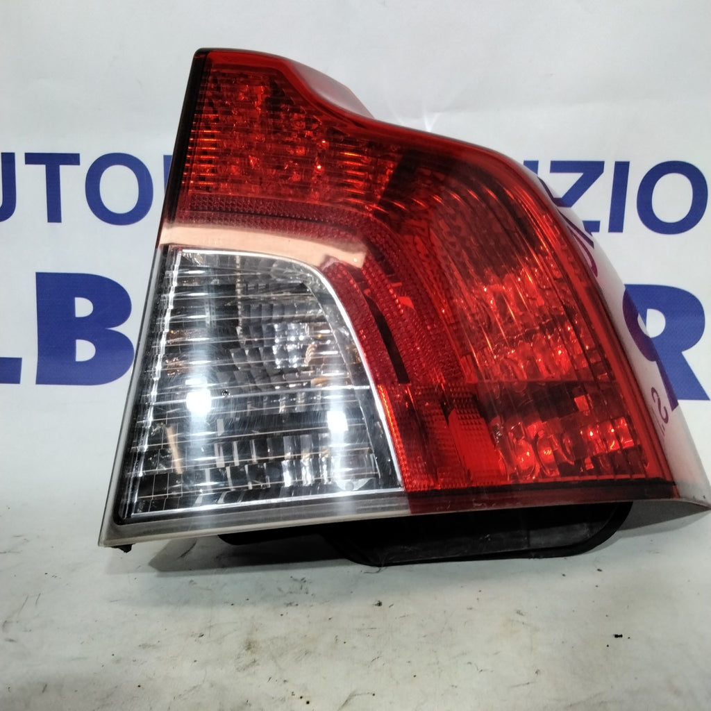 Piloto trasero derecho Volvo S40 año 2008 código 31214608
