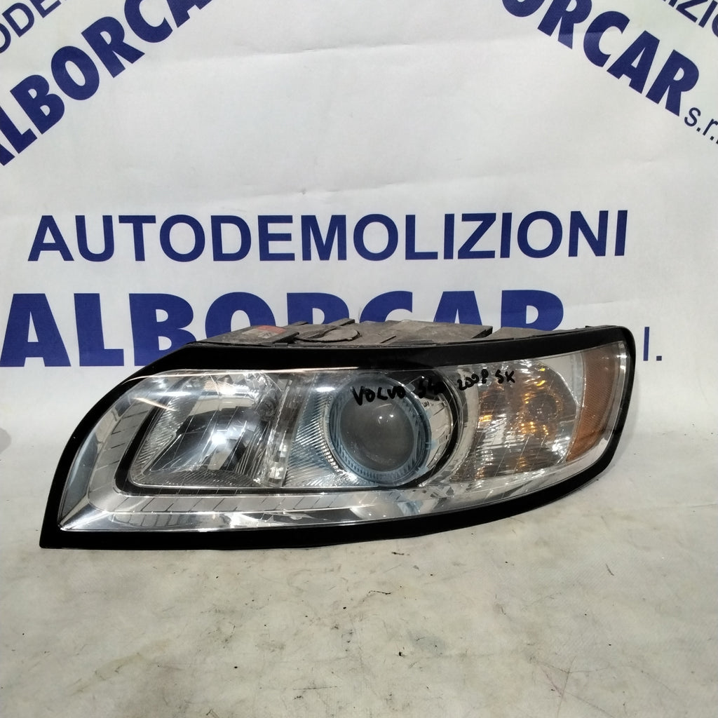 Faro, luz izquierda Volvo S40 año 2008 código:31265698 (sf8p4)