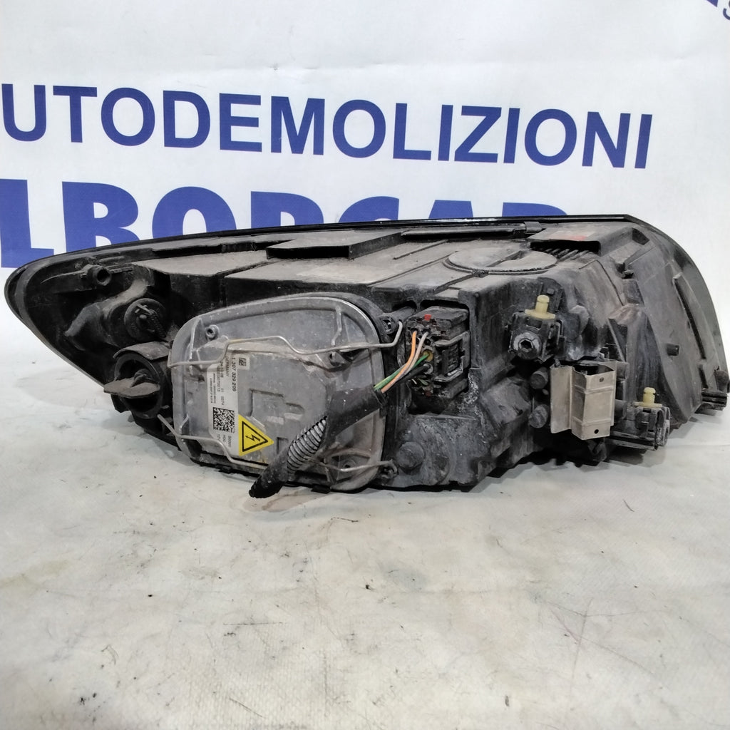 Faro, luz izquierda Volvo S40 año 2008 código:31265698 (sf8p4)