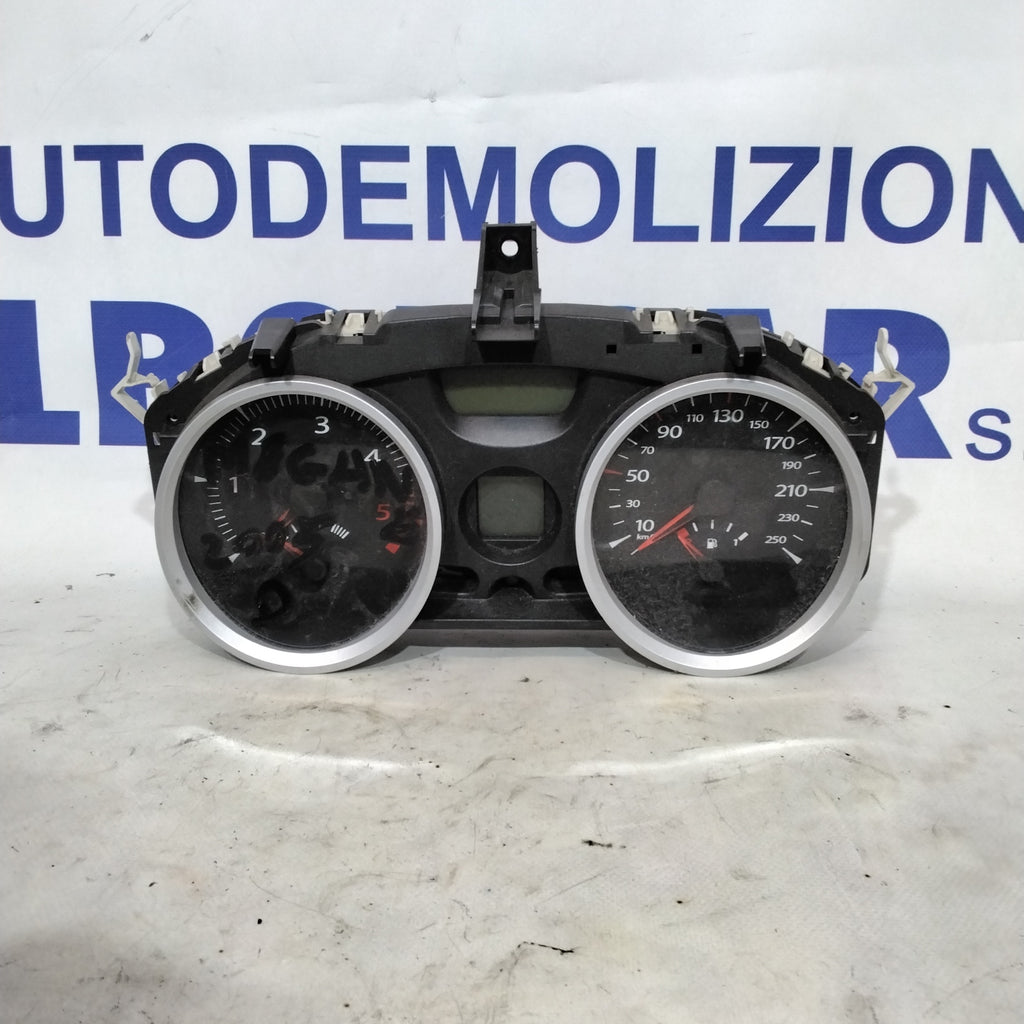 Quadro strumento /contachilometri  renault megane 2 serie anno 2005 codice:8200720313