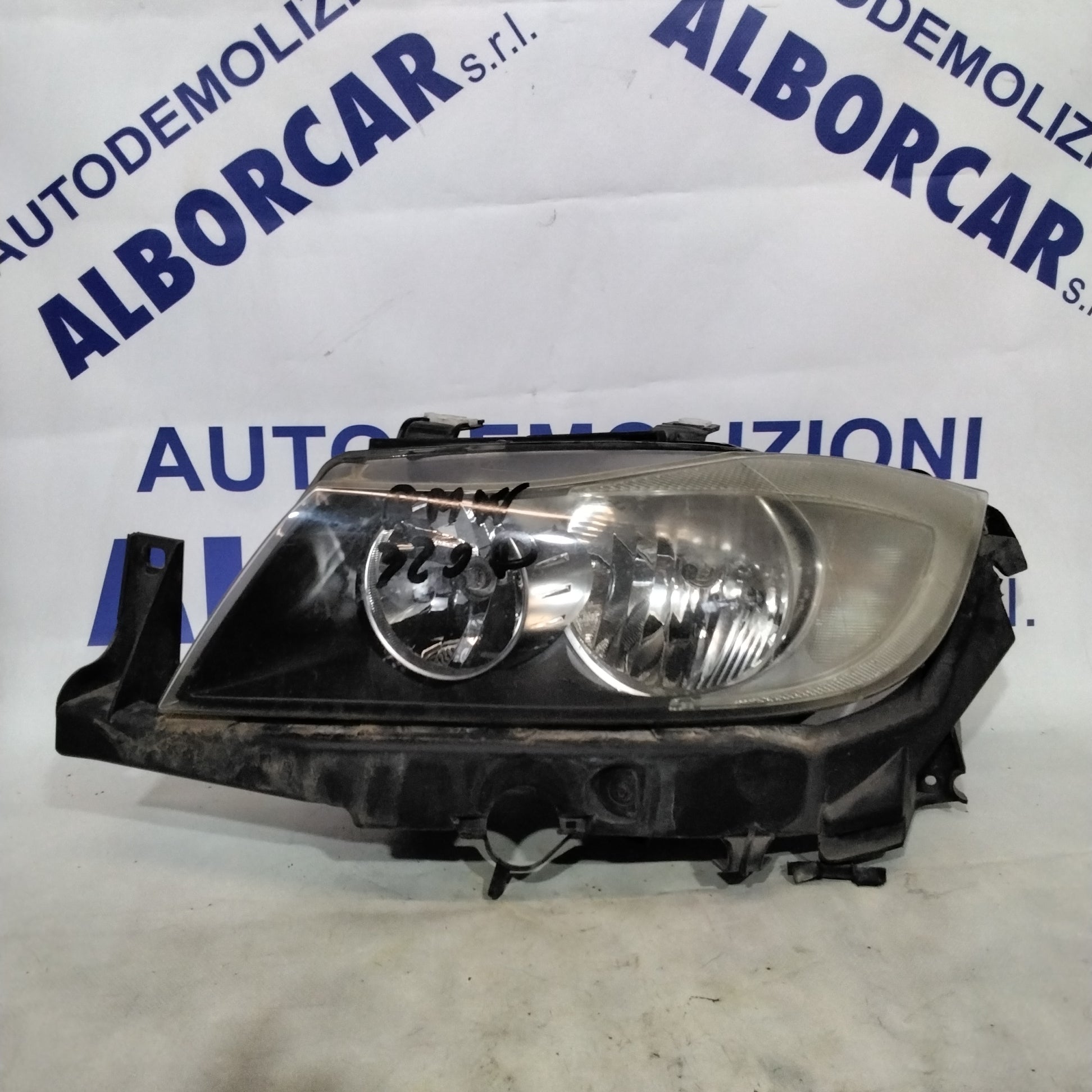 Faro fanale sinistro  bmw 320 anno 2006 codice:89311630