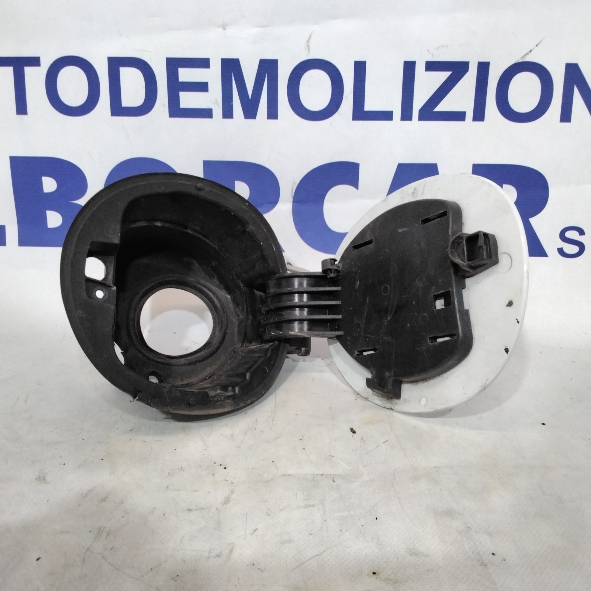 Sportello carburante alfa romeo giulietta 1.4 benzina gpl anno 2016