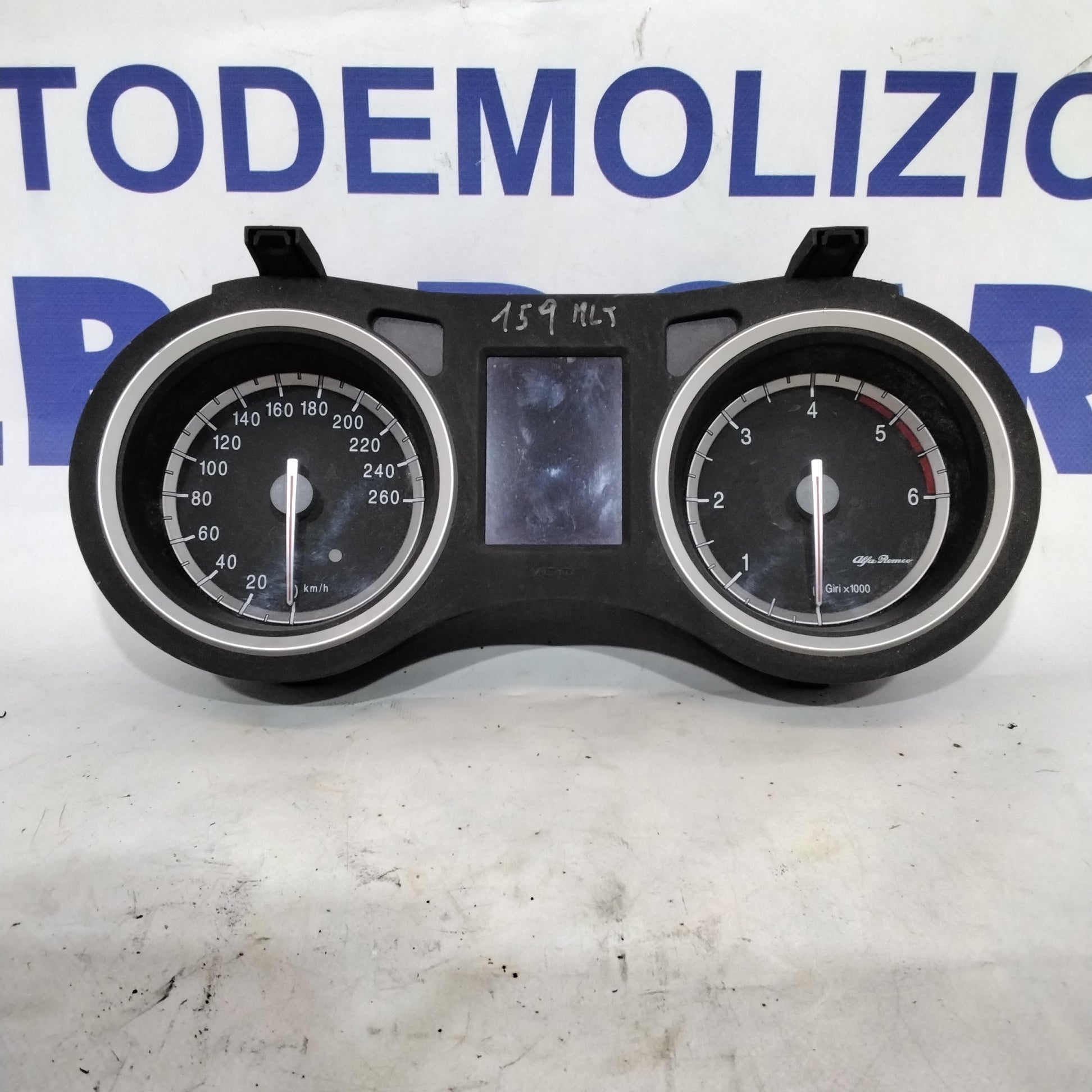 Cuadro de instrumentos / cuentakilómetros Alfa Romeo 159 1.9 JDTM año 2005 código: 0156079251