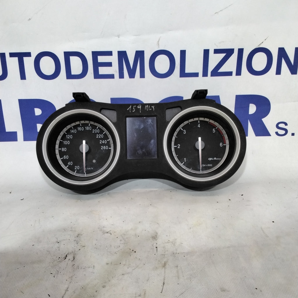 Cuadro de instrumentos / cuentakilómetros Alfa Romeo 159 1.9 JDTM año 2005 código: 0156079251