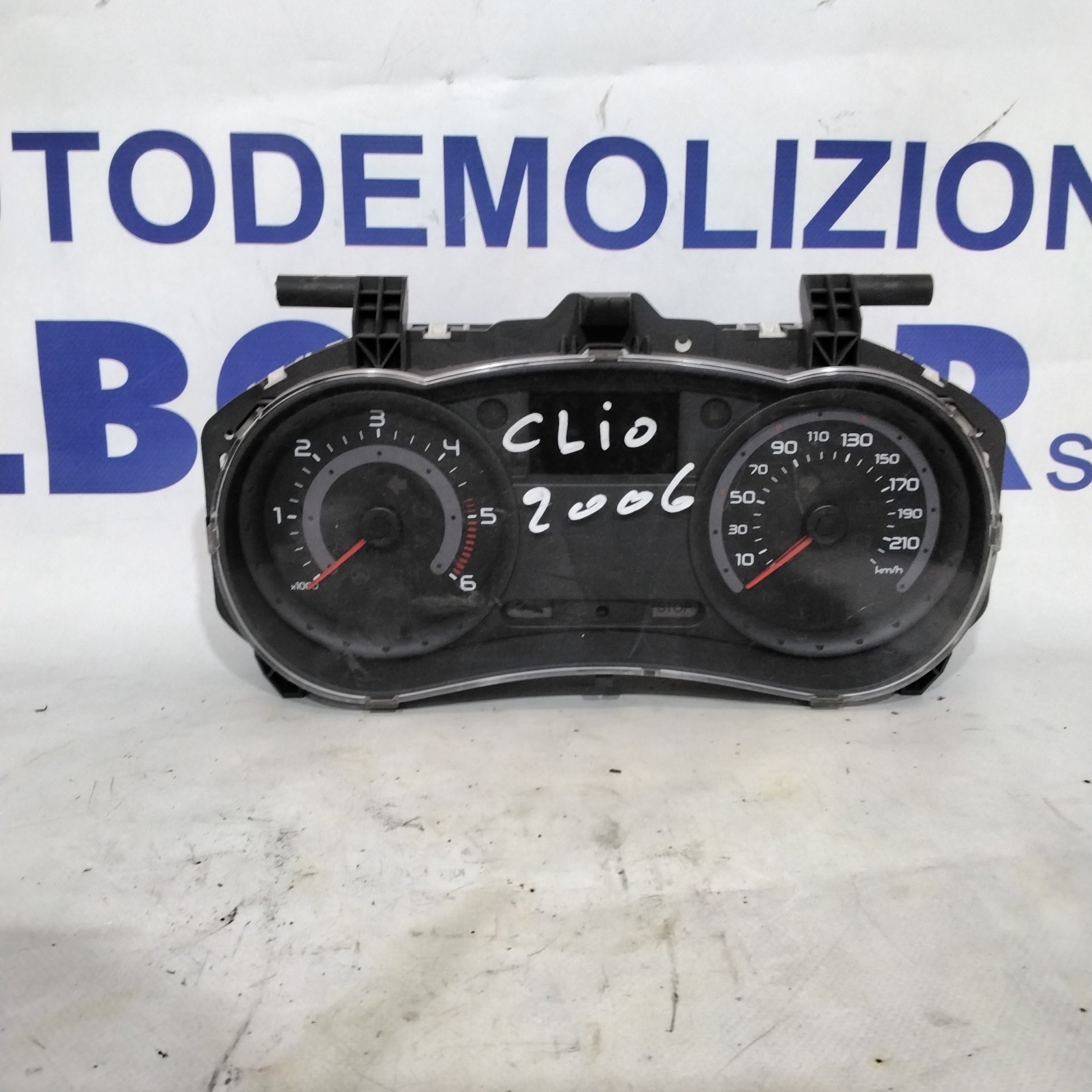 quadro strumenti contachilometri renault clio 1.5 dci anno 2006 codice:8200582702