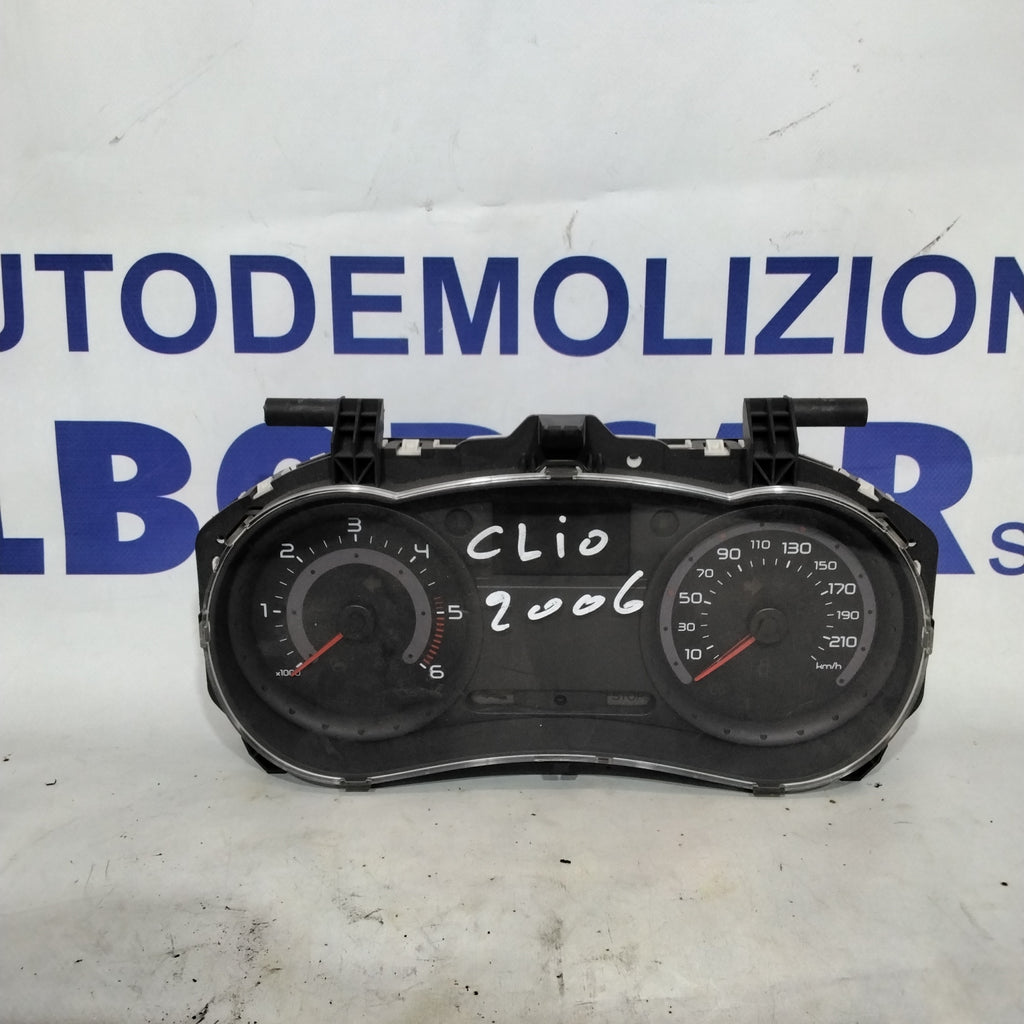 quadro strumenti contachilometri renault clio 1.5 dci anno 2006 codice:8200582702