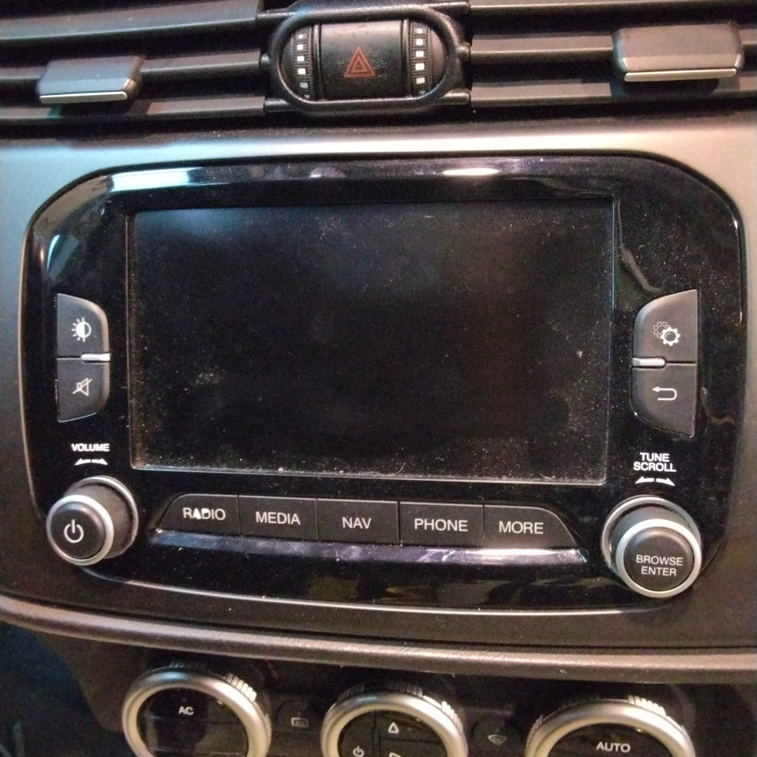 Stereo originale funzionante  alfa romeo giulietta anno 2016