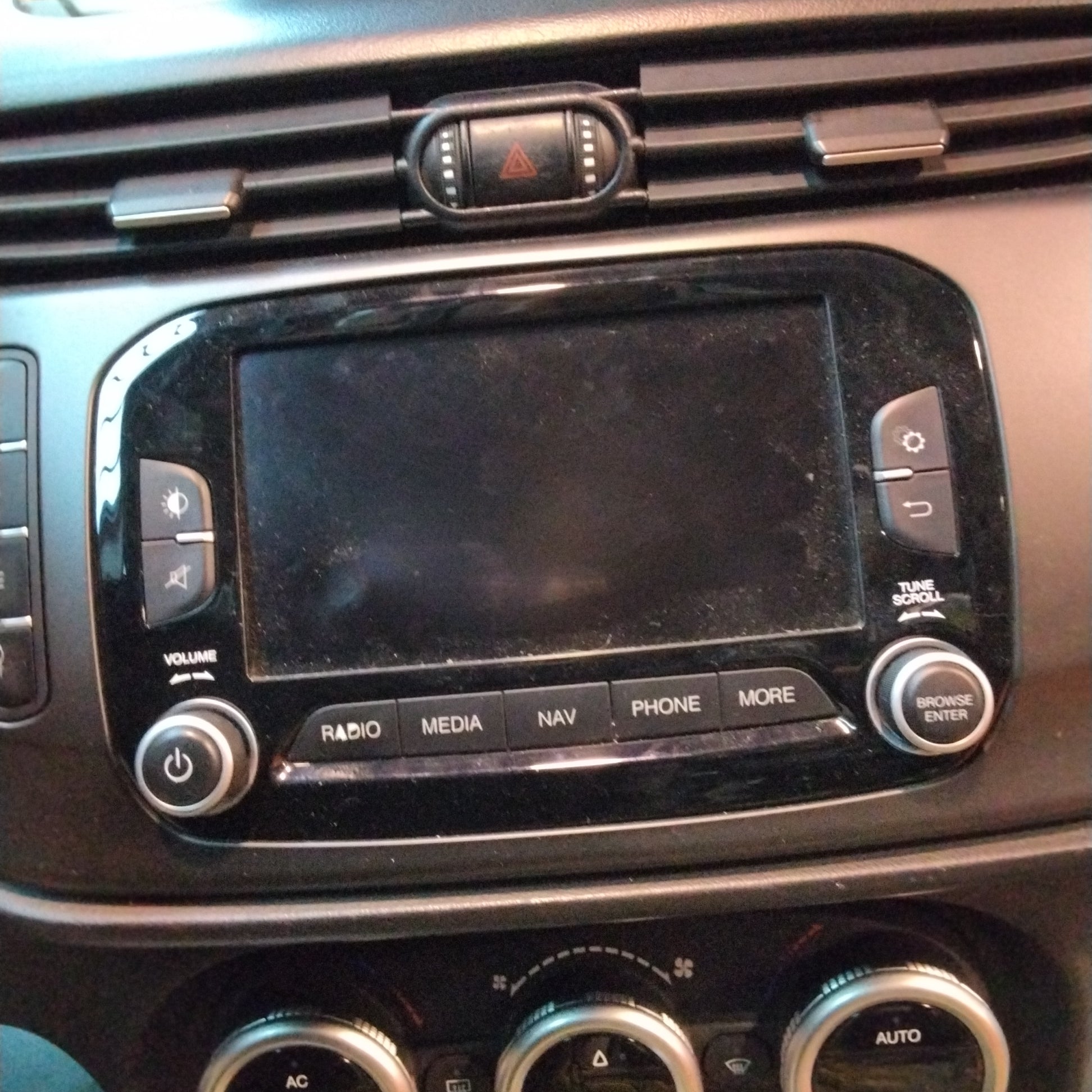 Estéreo original funcionando Alfa Romeo Giulietta año 2016