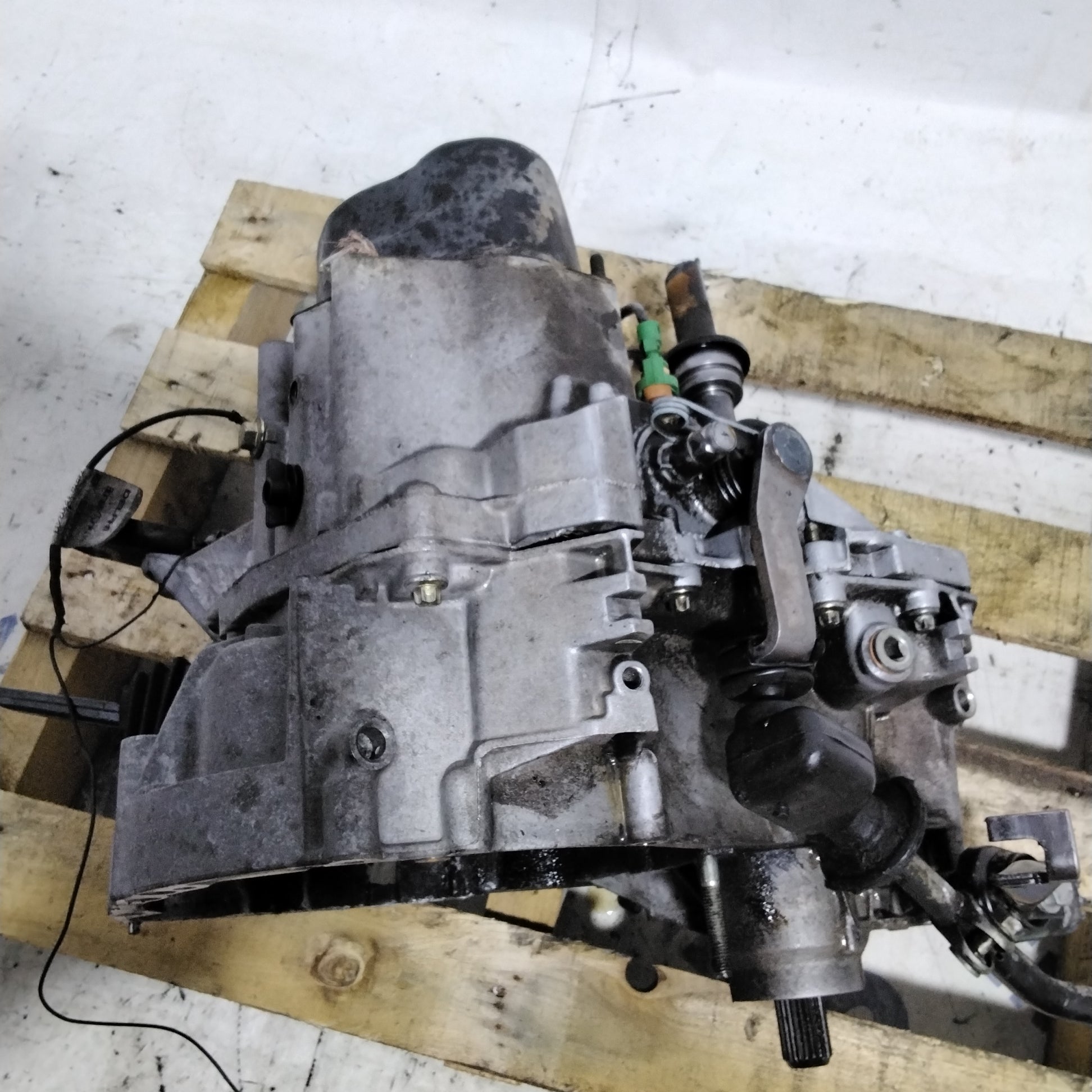 Cambio manuale renault clio 1.2 benzina anno 2002 codice:7700113677
