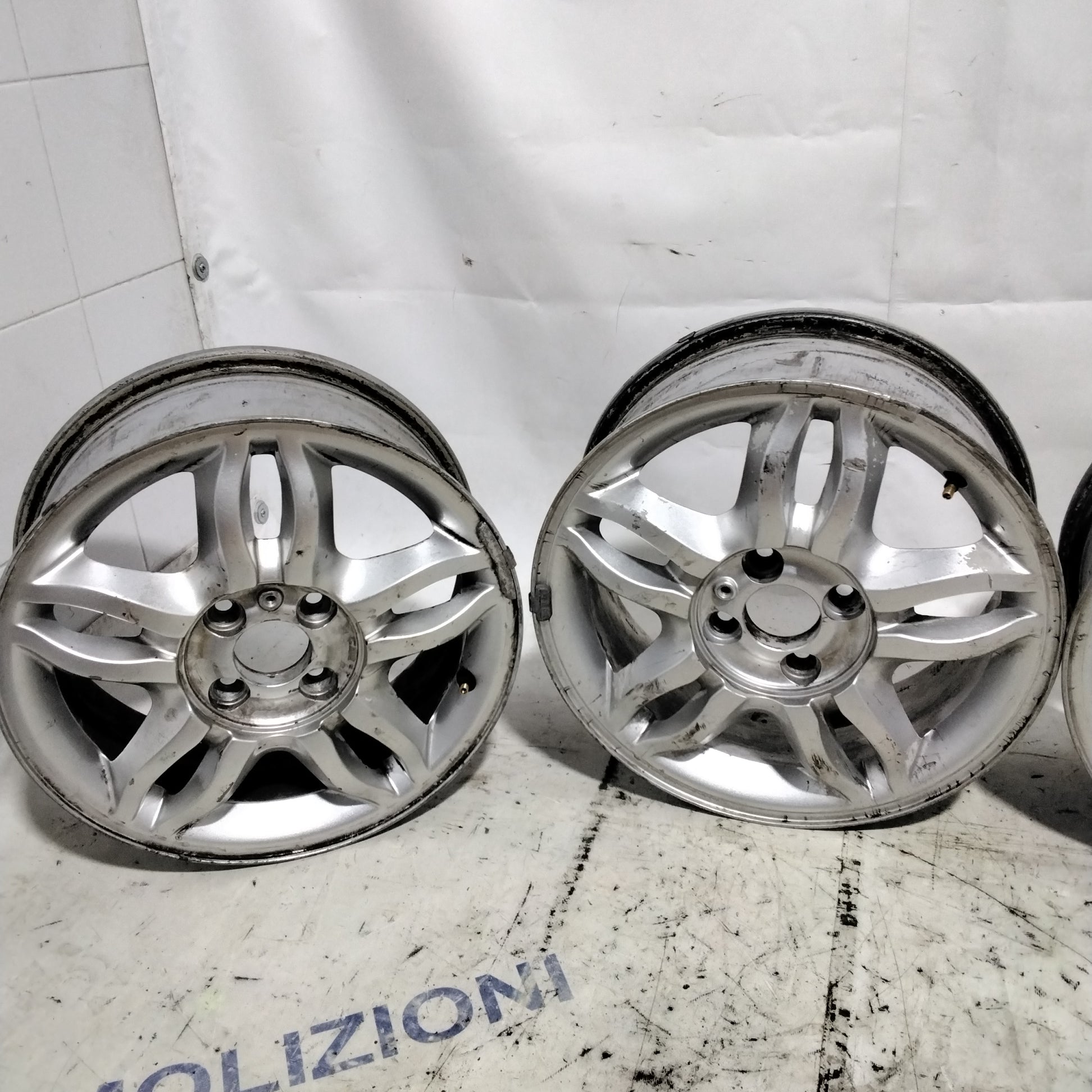 4 cerchi in lega 4 fori renault 15 pollici